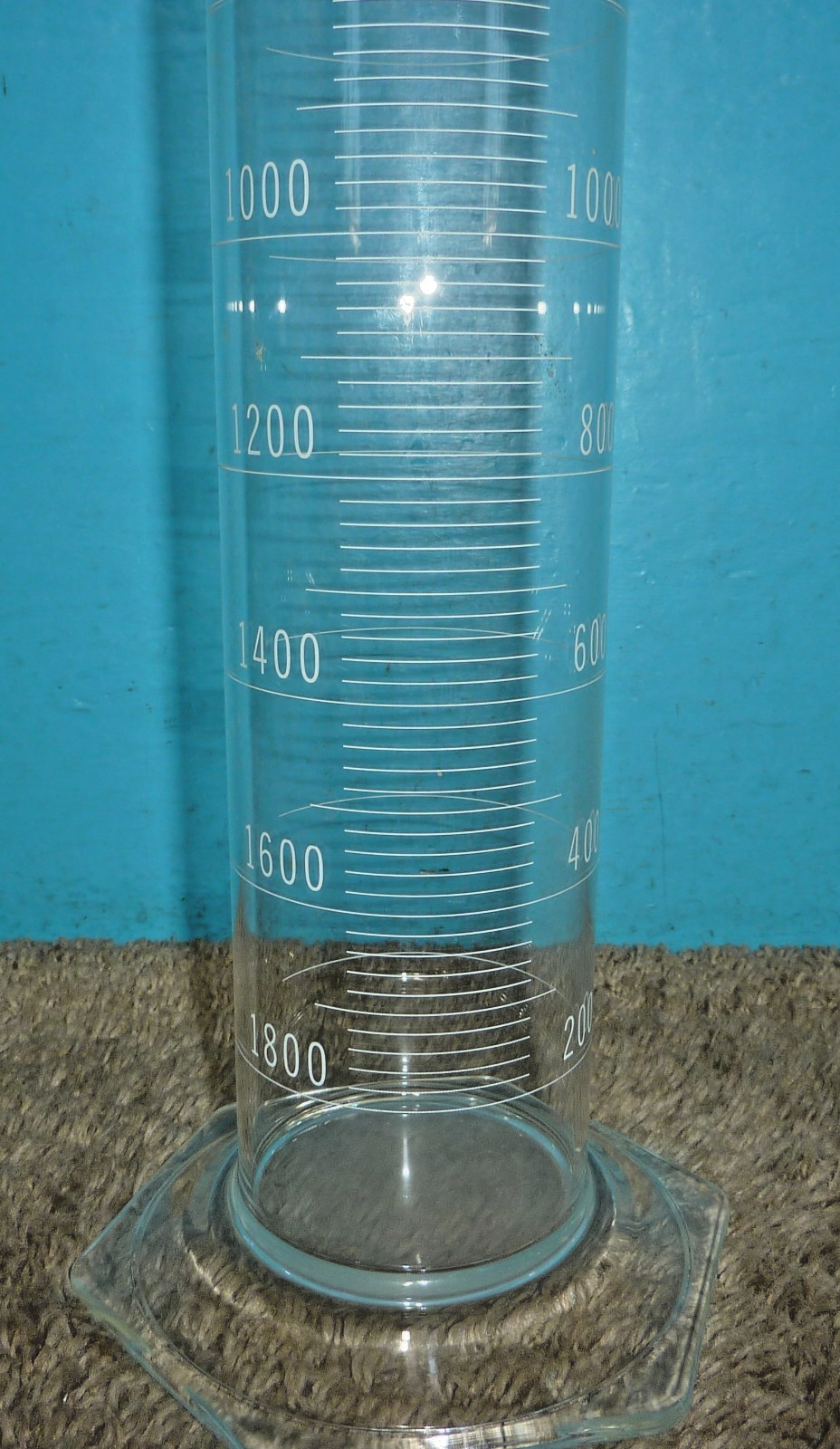 Pyrex No. 3023 2000mL Glass Graduated Cylinder Very Good Condition