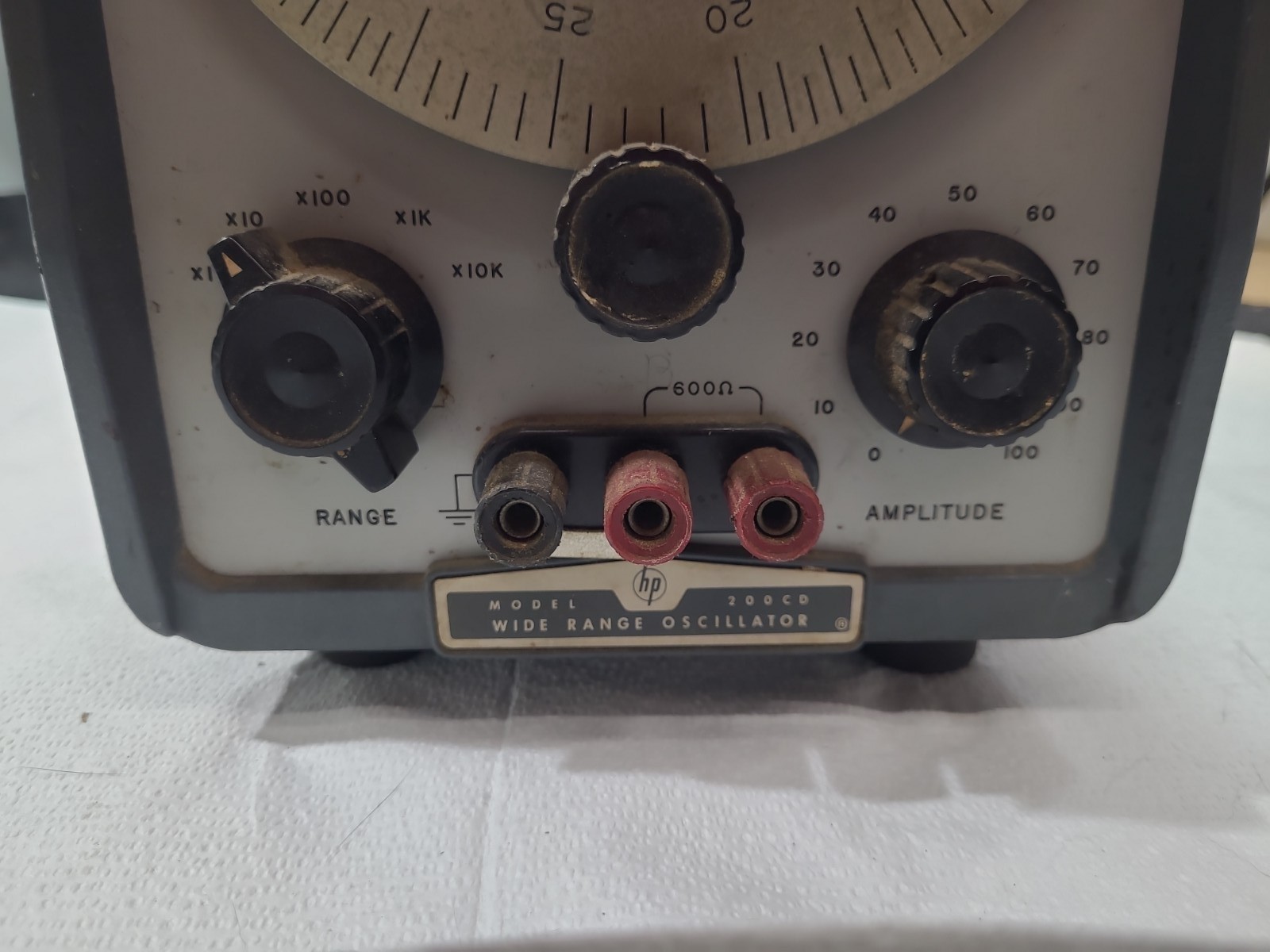 HP 200CD 5 Hz – 600 kHz Vintage Wide Range Oscillator