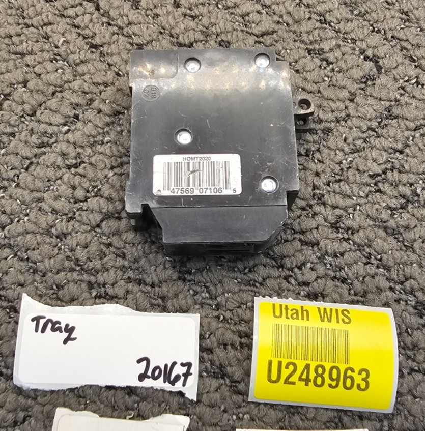 (QTY 2) Square D HOMT2020 Homeline 20 amp Twin 1 Pole Tandem Circuit Breaker