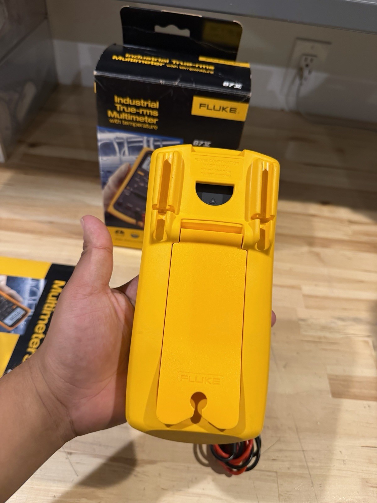 FLUKE 87V TRUE RMS MULTIMETER W/ LEADS (TESTED) SHIPS FAST