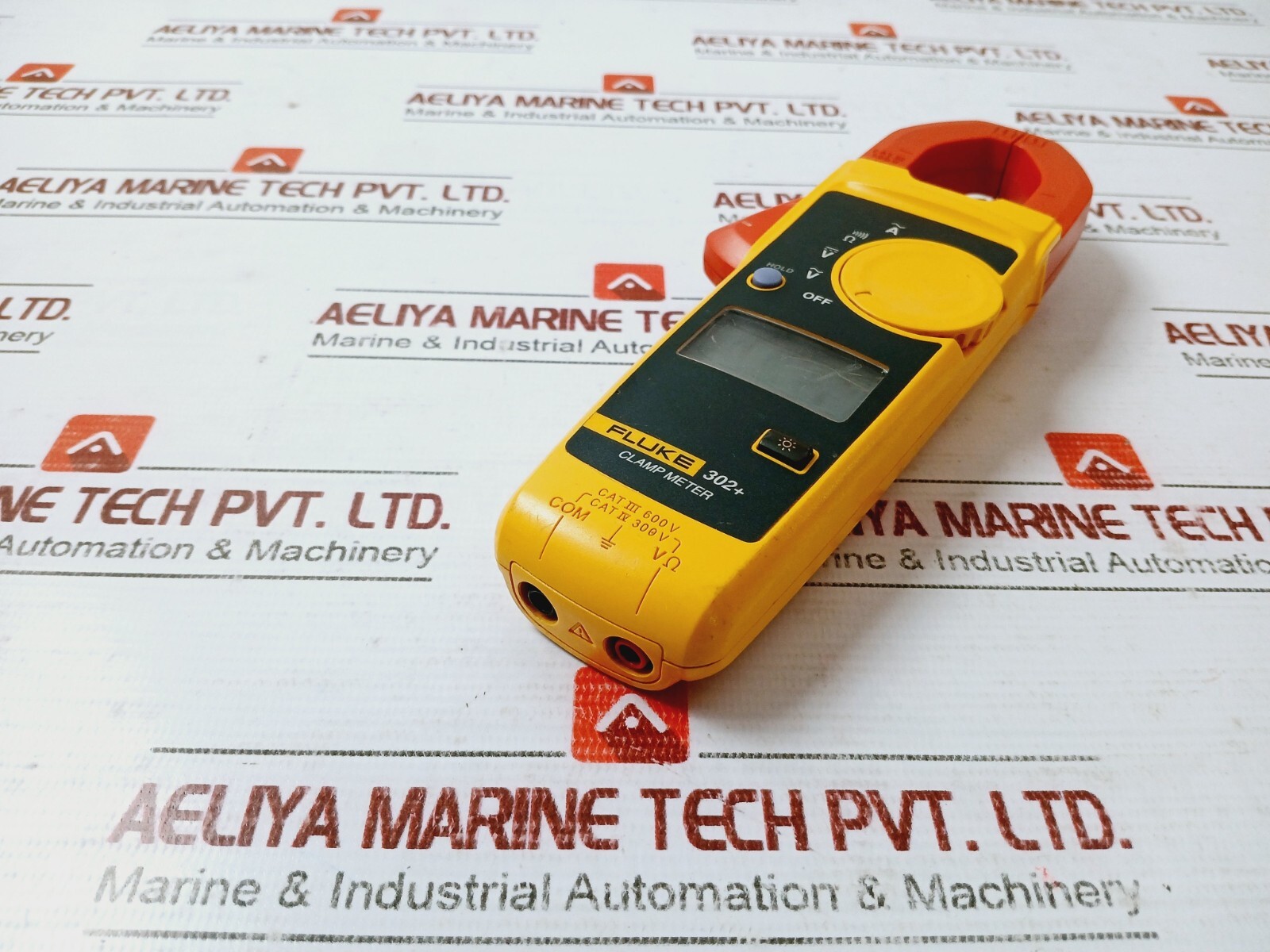 Fluke 302+ Digital Clamp Meter 400A CAT III 600V