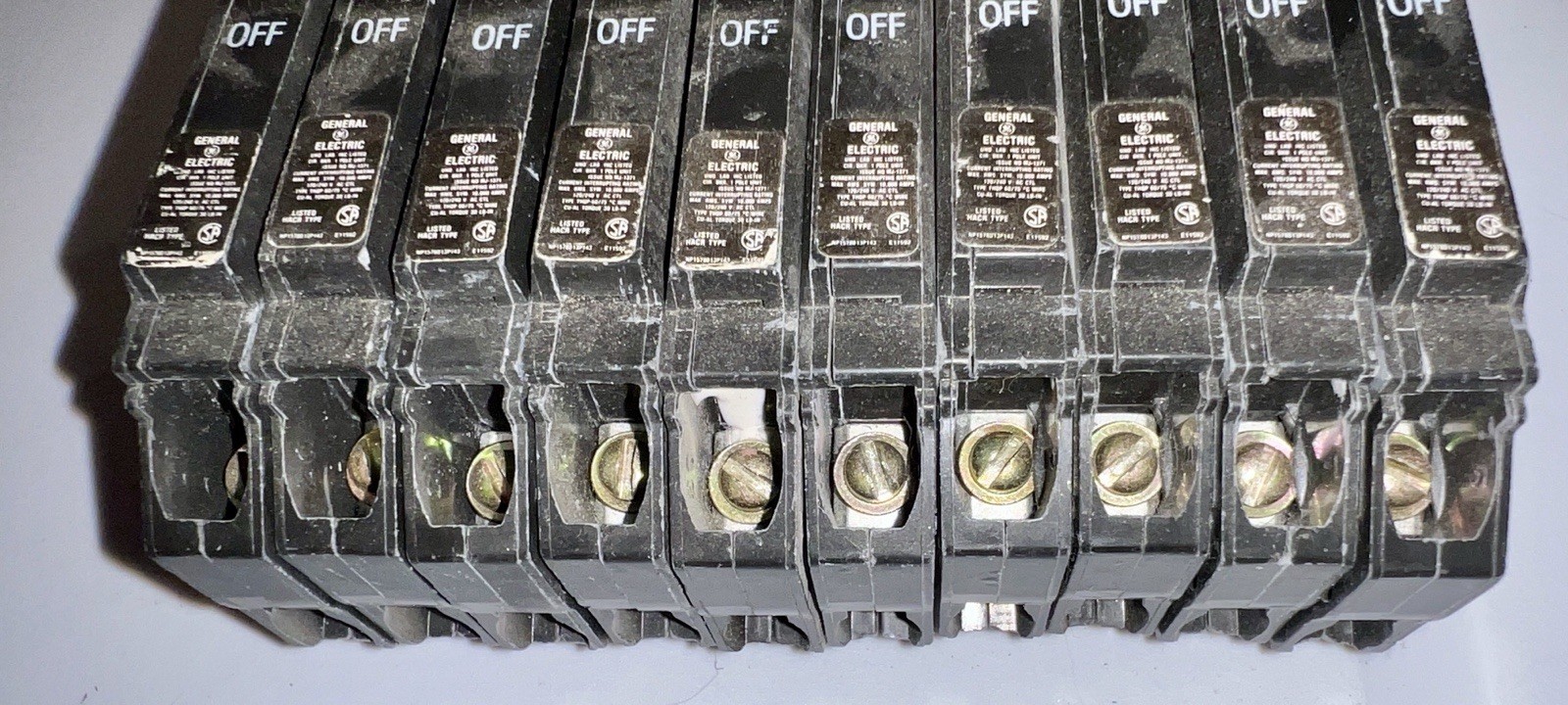 Lot of 10 – GE THQP115 Thin Series Circuit Breaker Single Pole 15-Amp Q-Line