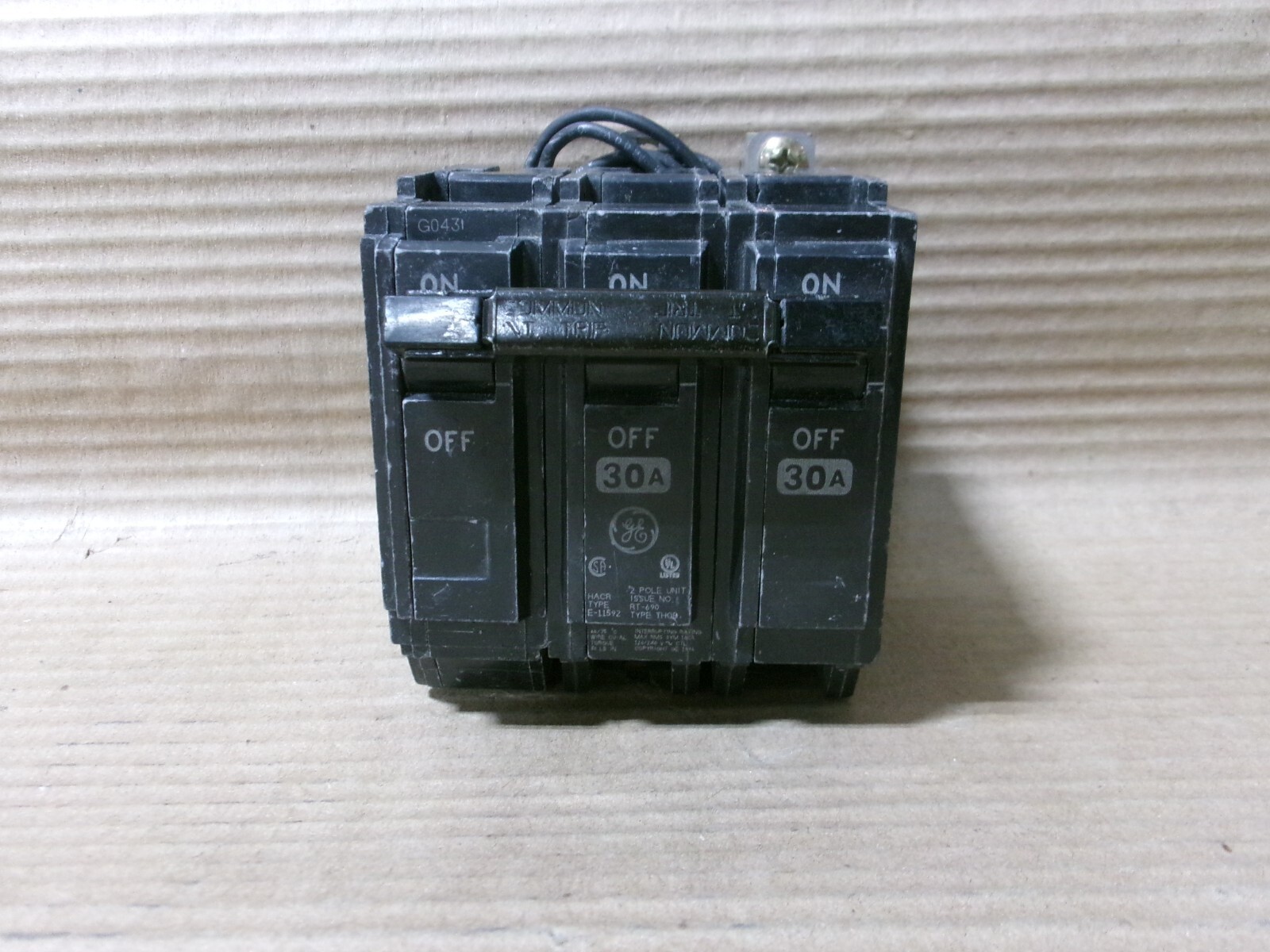 NEW GE THQB THQB2130ST1 2 Pole 30 Amp 240V Circuit Breaker With Shunt NTO