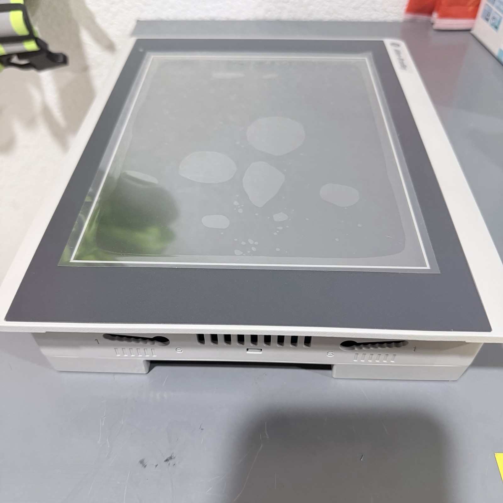 New Open Box Allen-Bradley 2711R-T10T PANELVIEW 800 10.4-INCH HMI TERMINAL