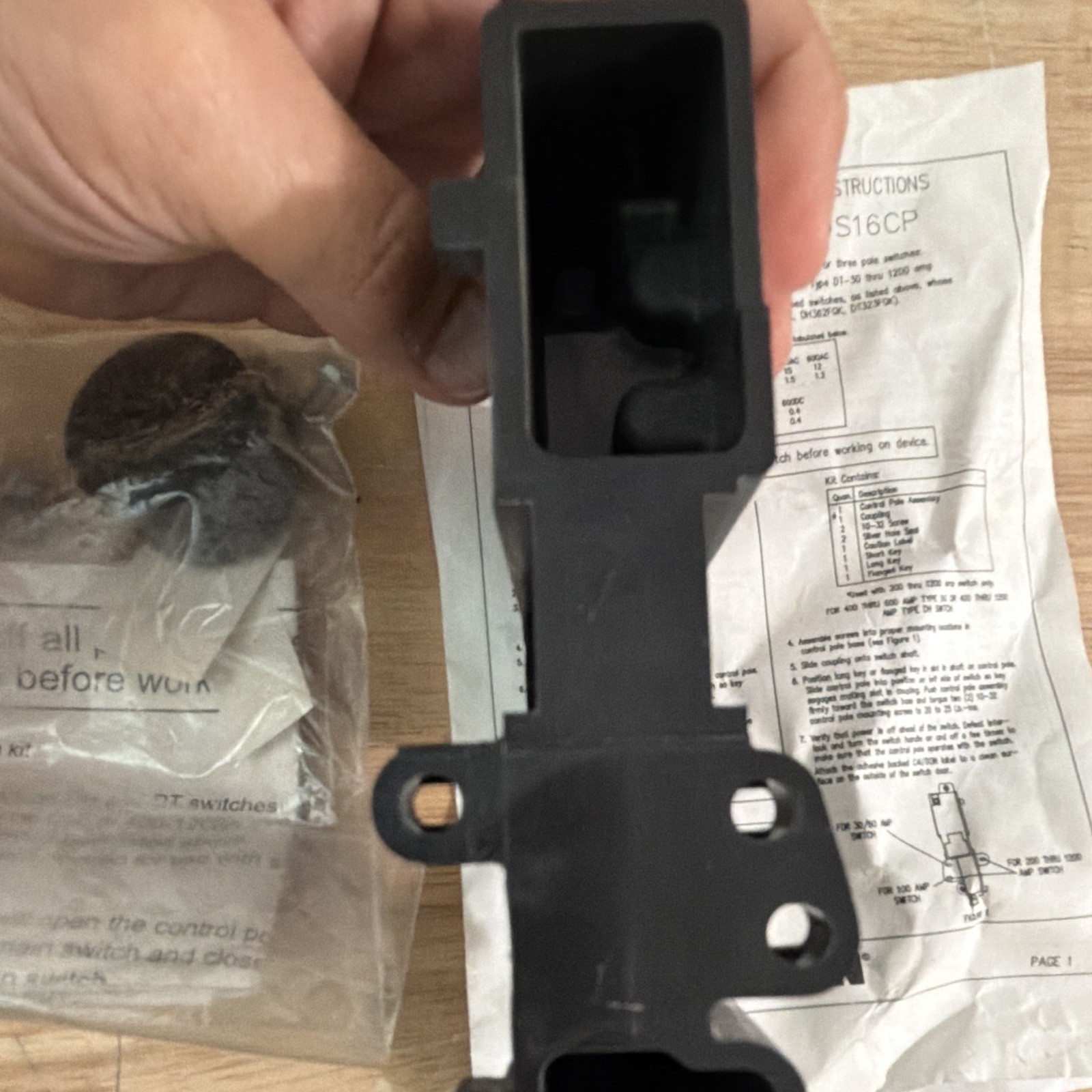 Eaton DS16CP Heavy Duty Control Pole Kit 125V AC/DC 31-40A Black