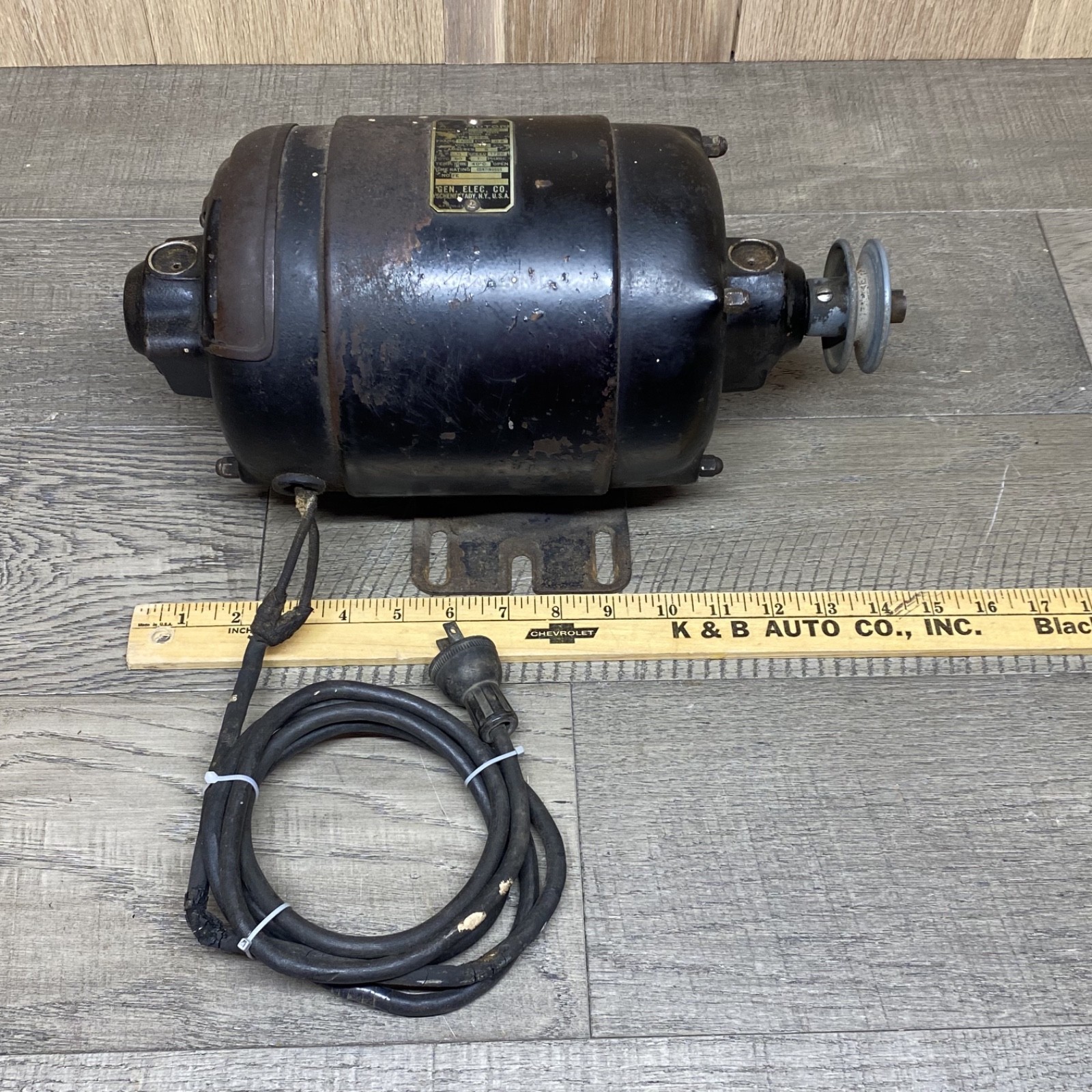 Vintage GE Electric Motor 1/3 HP 1725 RPM Type RSA Frame 1450 Bullet Style 110V
