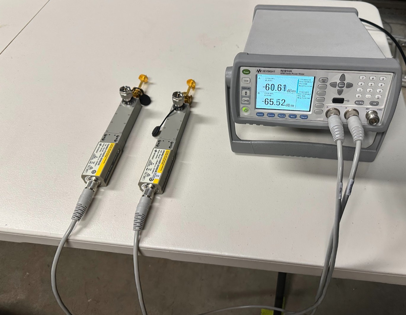 Keysight N1914A power meter + 2x E8486A 60-90GHz power sensor + WR-12 couplers