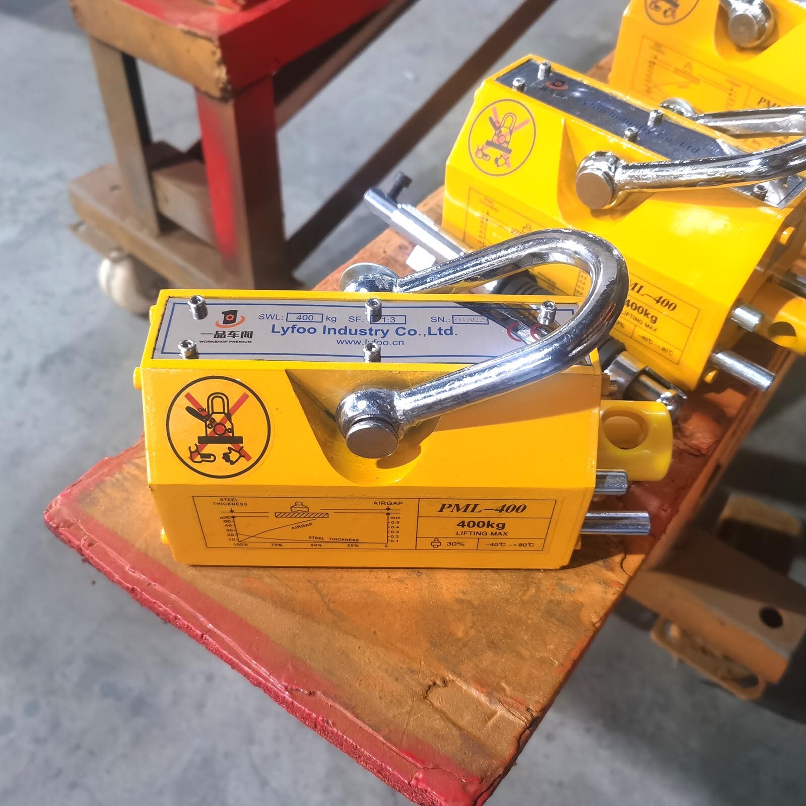 Magnet LIfter 1320 lbs (3:1 Safety Factor) Permanent Magnetic Lifter 600kg