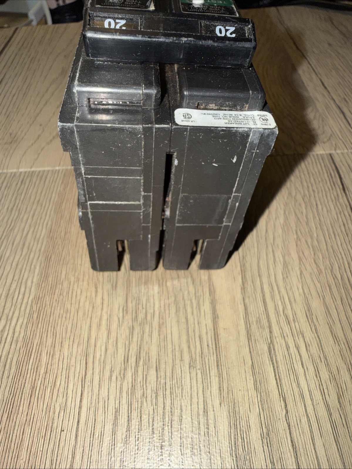 Eaton BRL220CAF Plug-In Mount Type BR Combination Arc Fault Circuit Breaker