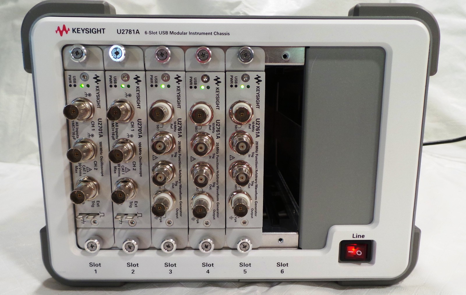 KEYSIGHT ** Loaded** Chassis U2781A with Multiple U2761A and U2701A