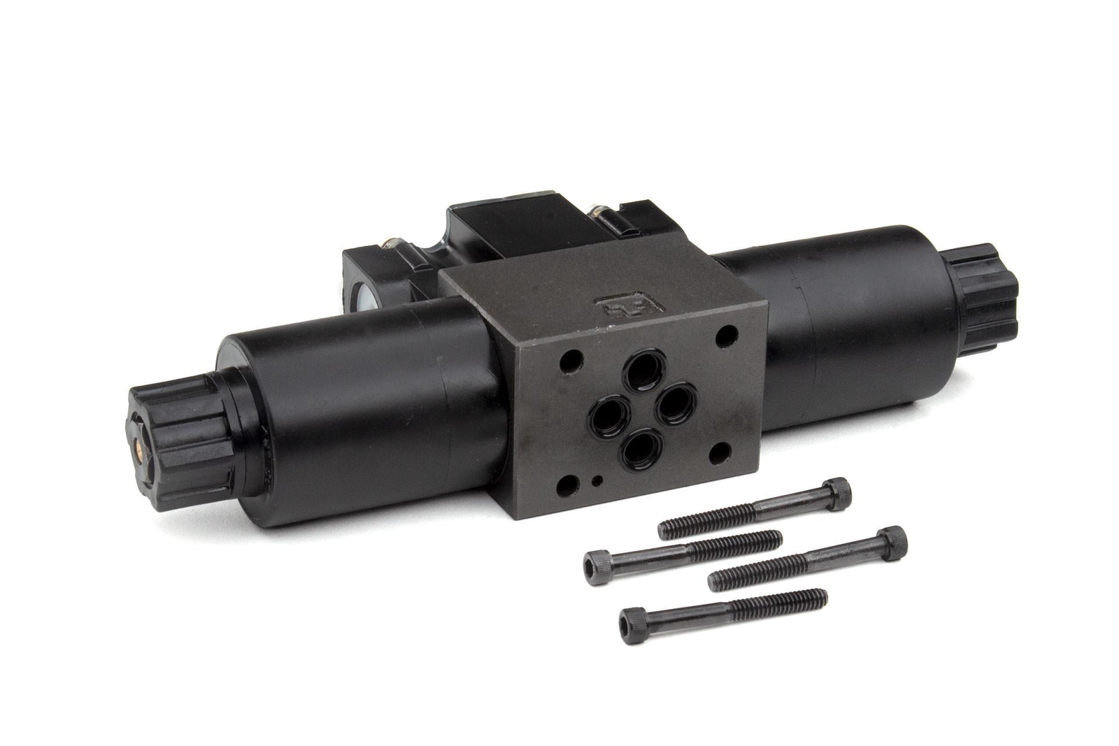 Chief D03 3 Position Spring Center Closed, Parallel Circuit, 20 GPM, 115V AC