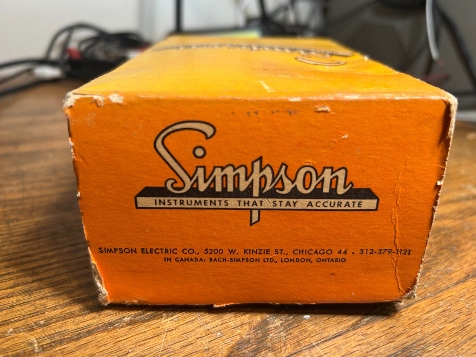 Simpson 377 DC Voltmeter Analog Panel Meter 0-1000V Tested Working w/ Box