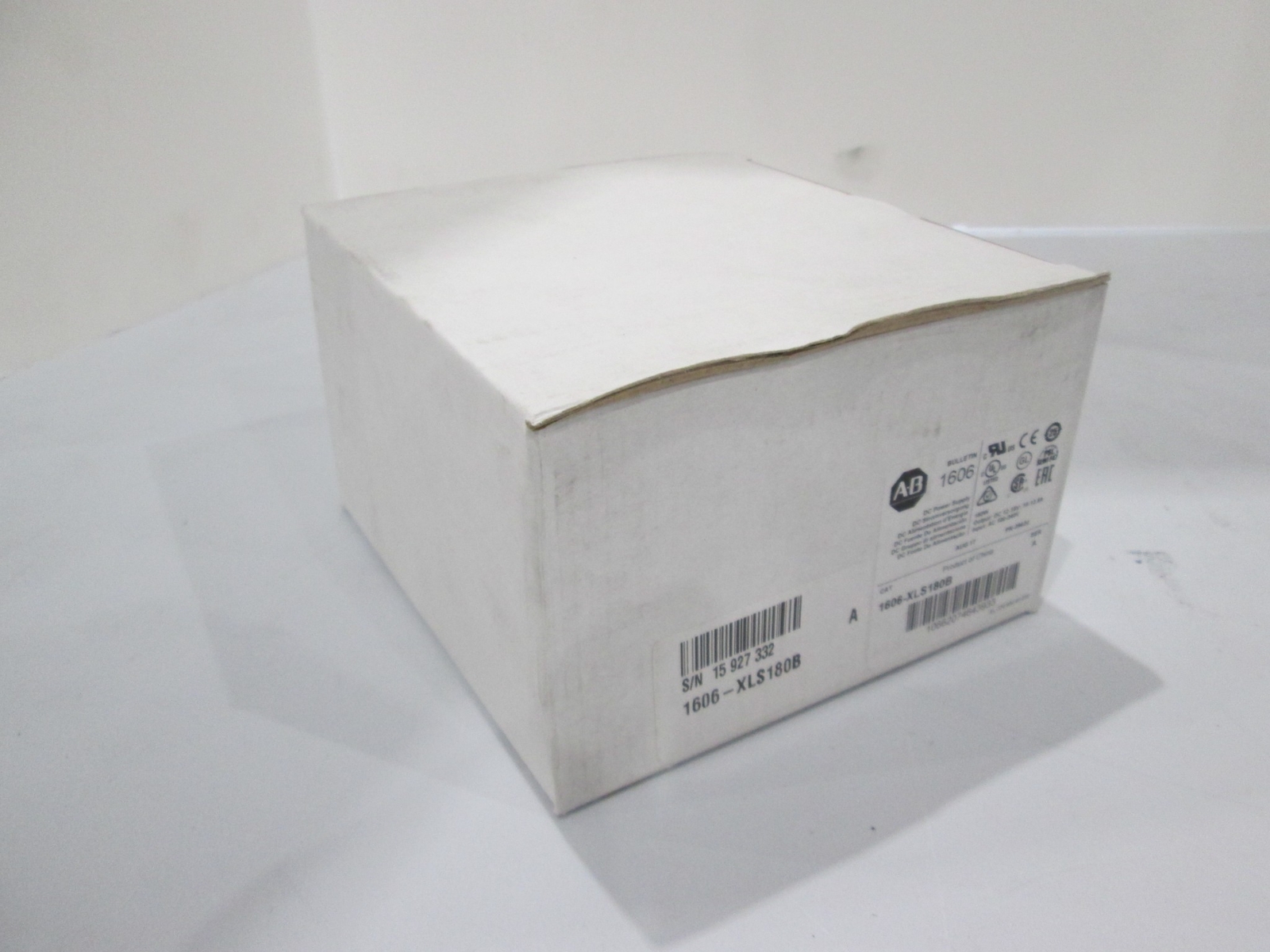 Allen-Bradley, 1606-XLS180B, Power Supply, 12V, 15A, 1-Phase, 180W, NIB