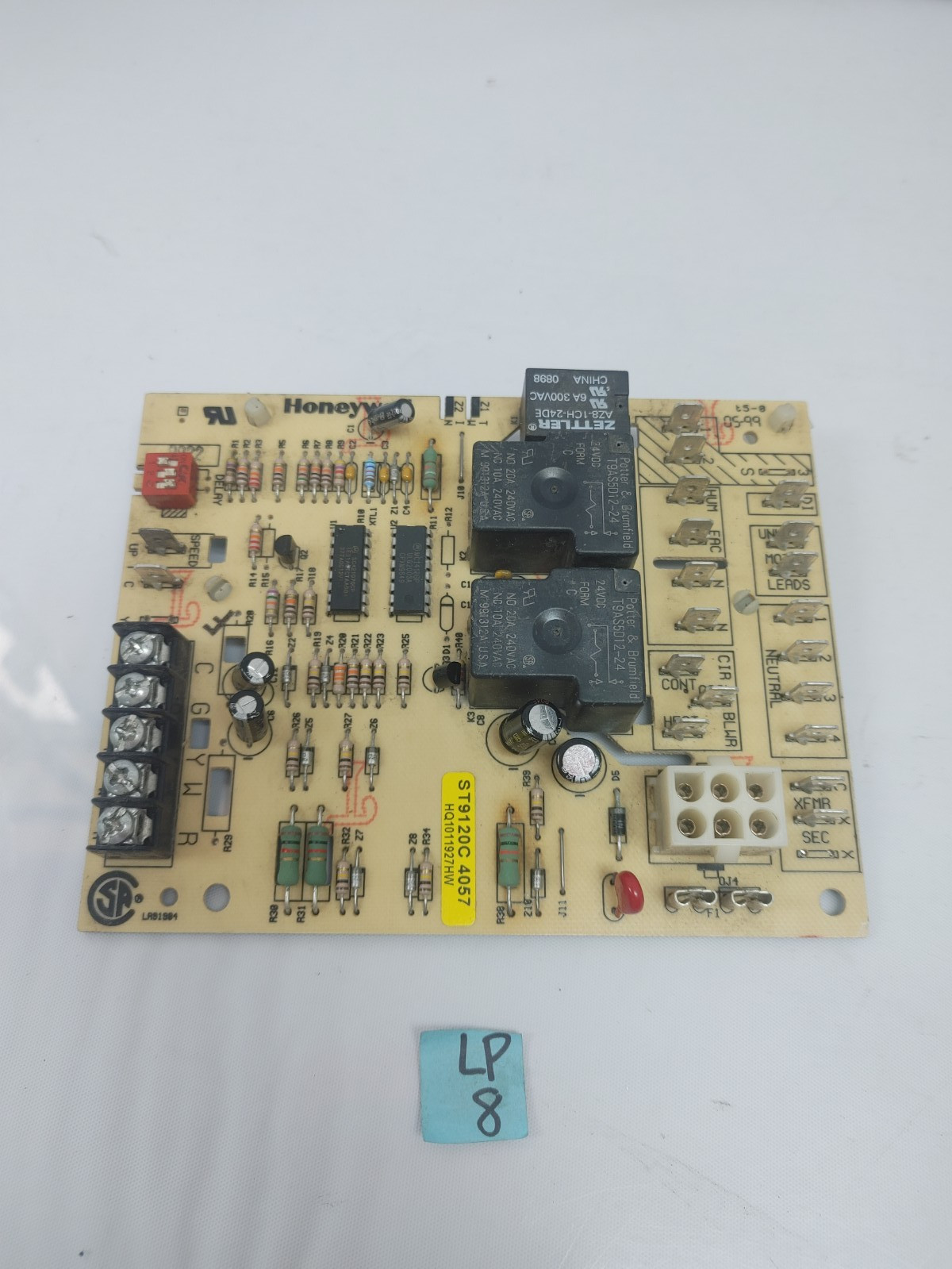 Honeywell ST9120C4057 Furnace Control Circuit Board HQ1011927HW