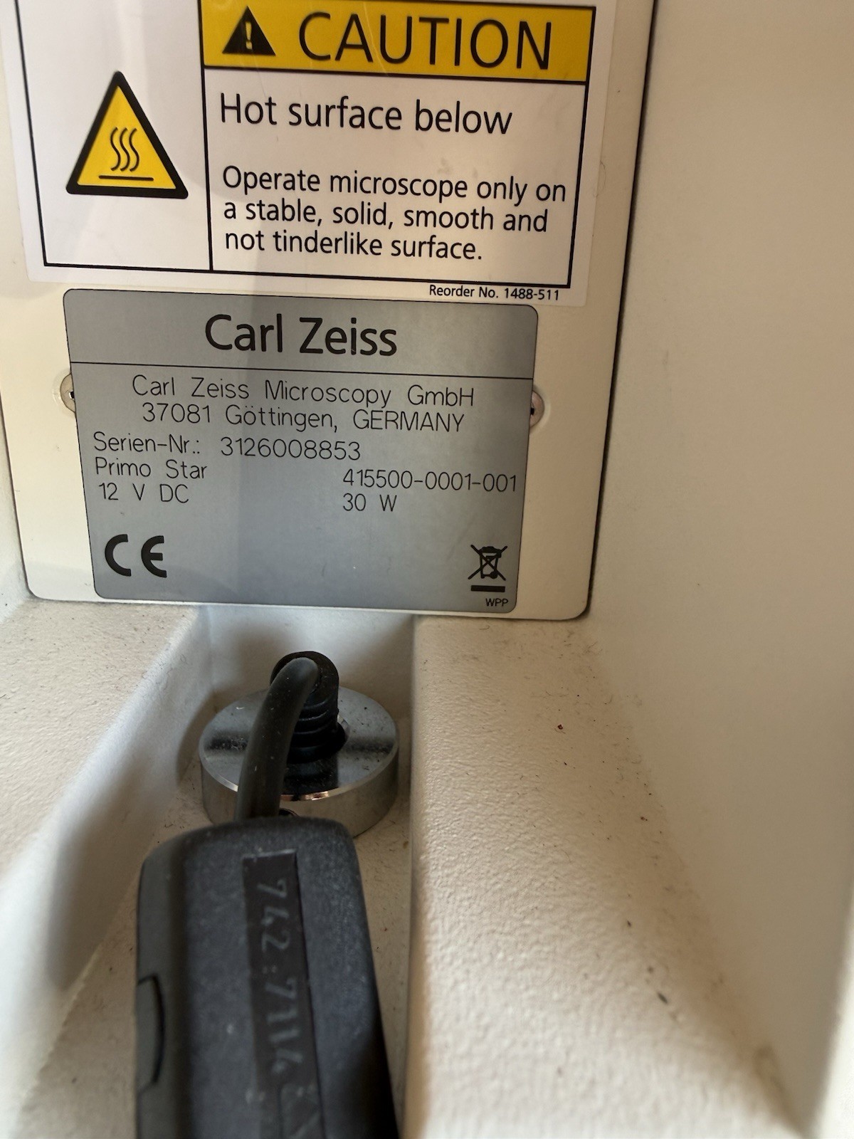 Carl Zeiss Primo Star Microscope w/ 4x 10x 40x 100x Objectives
