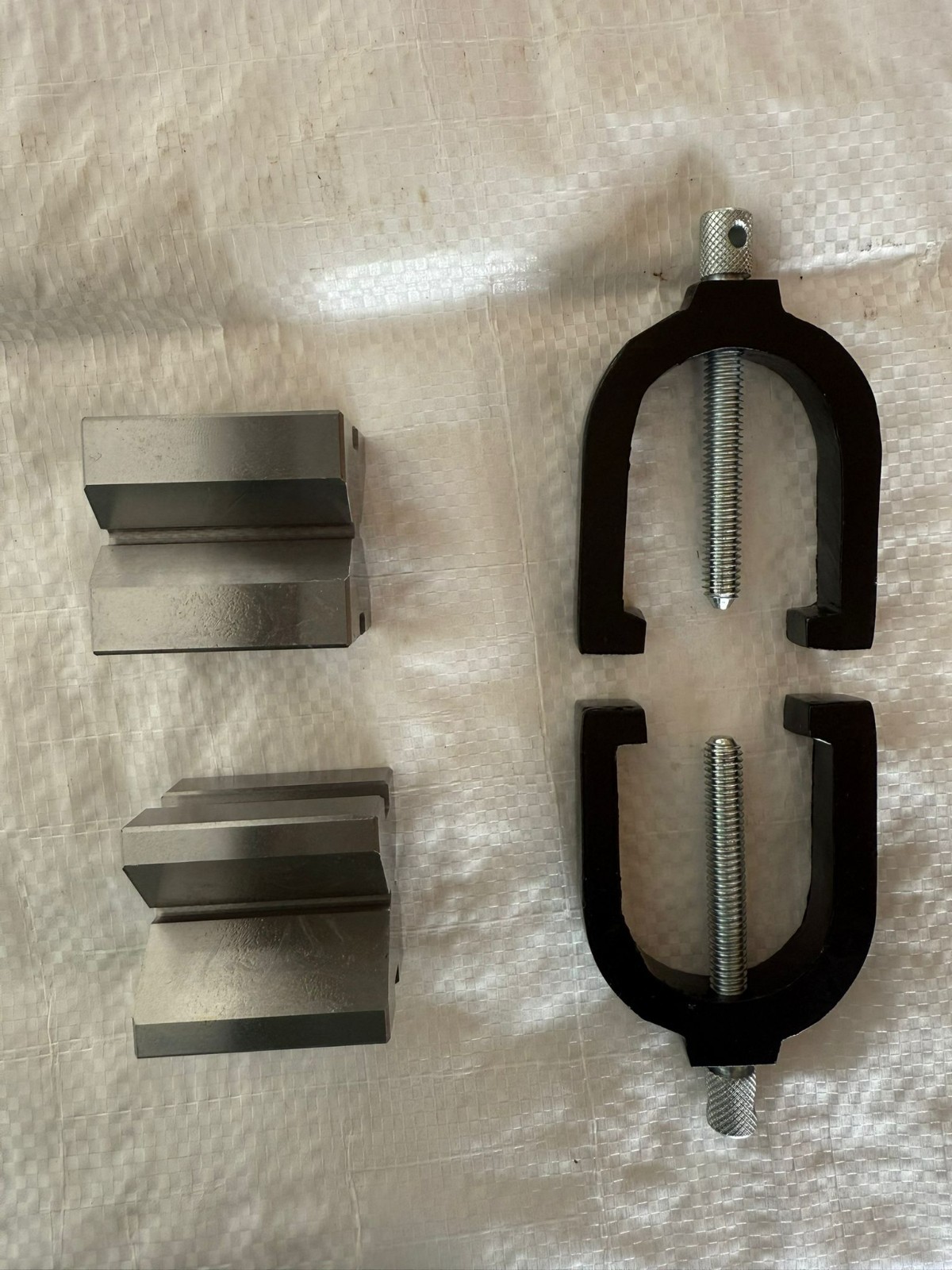 VME VB-1 Block Clamp pairs