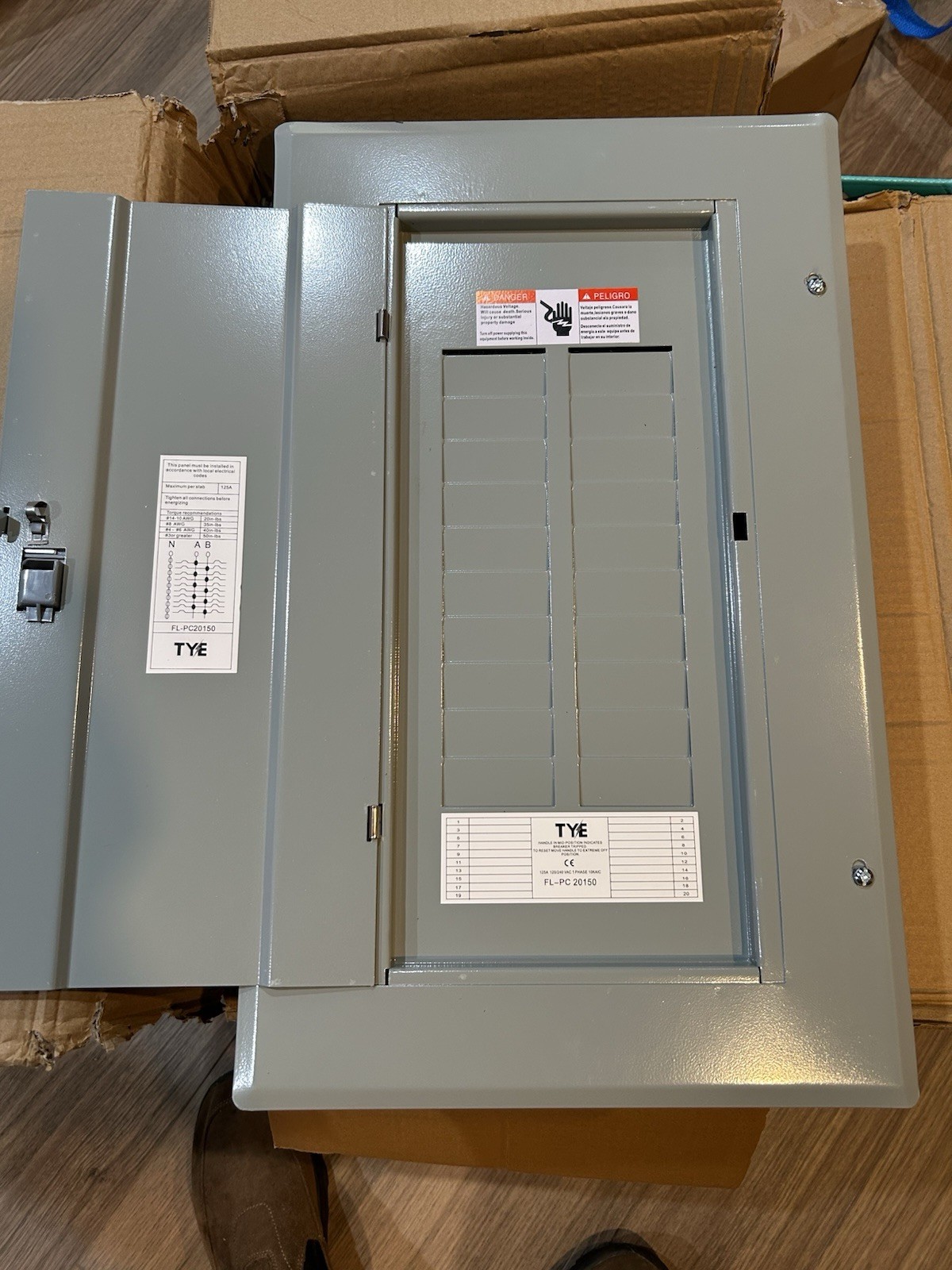 THQL 20-Space 125A Circuit Breaker Panel, Indoor Load Center, 120/240V