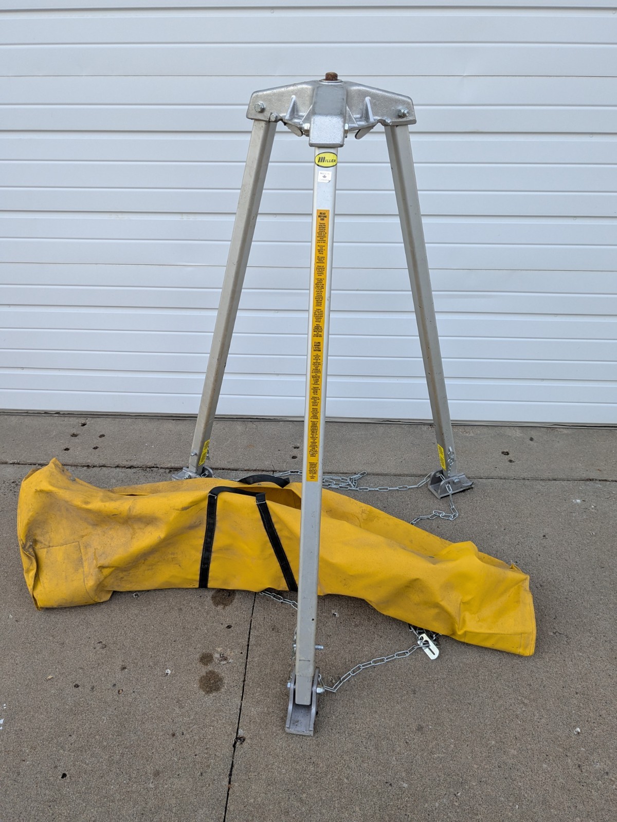 HONEYWELL MILLER 51/7FT Confined Space Tripod 400 lb Capacity Adjustable Height
