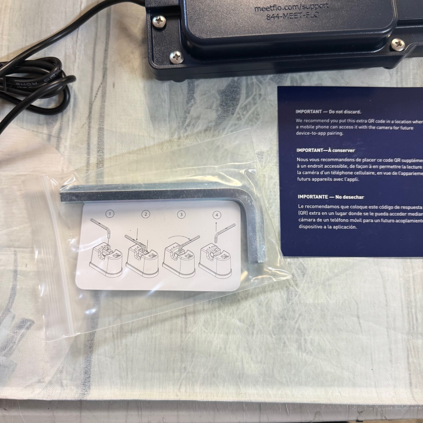 Moen Flo Shutoff, Automatic Water Leak Detector & Shutoff, 1 1/4″ 900-002