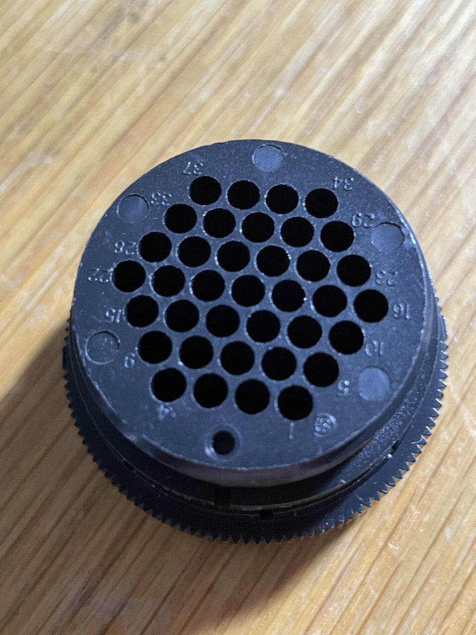 A lot of 4 AMP p/n 206150-1 Circular Plastic Plug connector, SHELL only,No pins.
