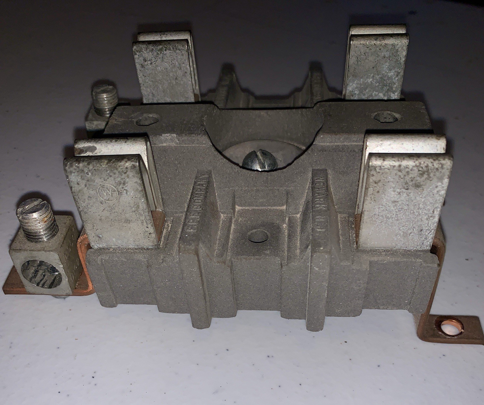 FPE FEDERAL PACIFIC METER SOCKET 125 AMP MAX PORCELAIN . USED IN FPE METER STACK