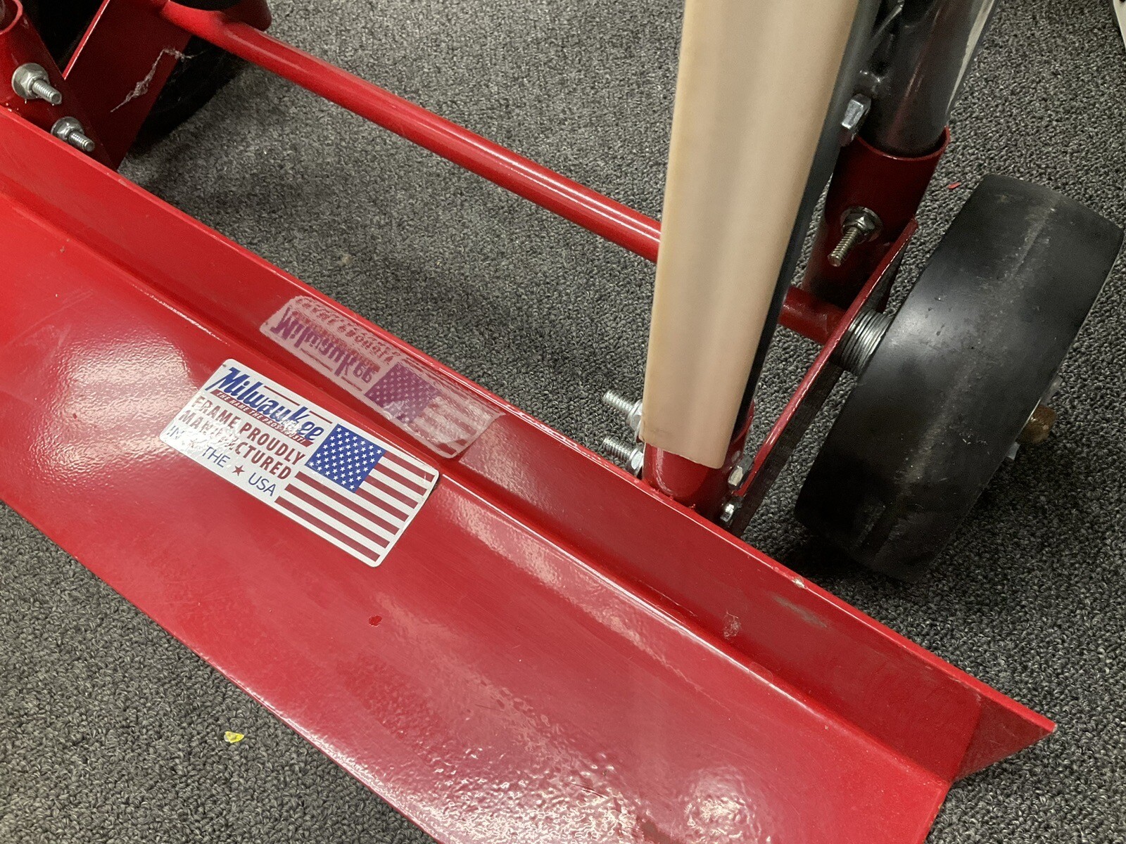 Milwaukee Hand Truck Aluminum Appliance Hand Truck Weight Capacity (lbs) 800.0