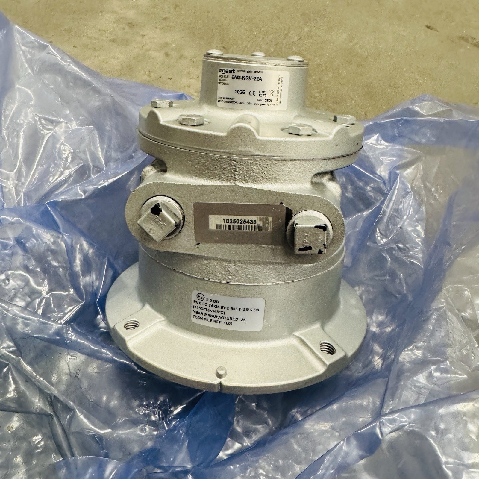 Gast 6AM-NRV-22A 4 HP 3000 RPM CW/CCW Reversible Vane Air Motor