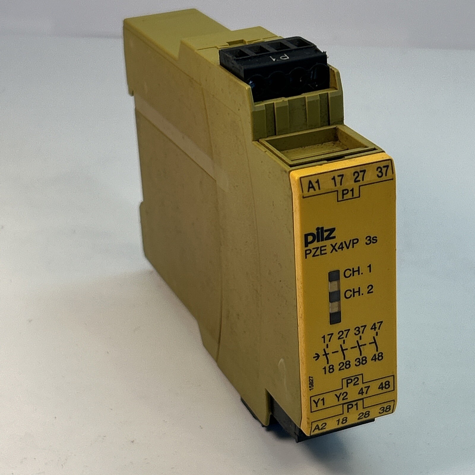 PILZ PZE X4VP 777583 118098 Relay