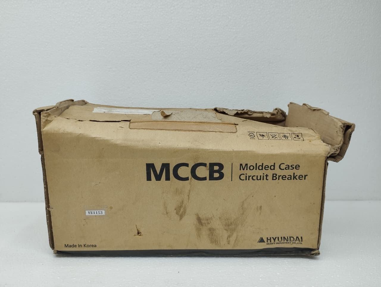 UCB 400S Hyundai Circuit Breaker 3P 400A 690V New 1PC