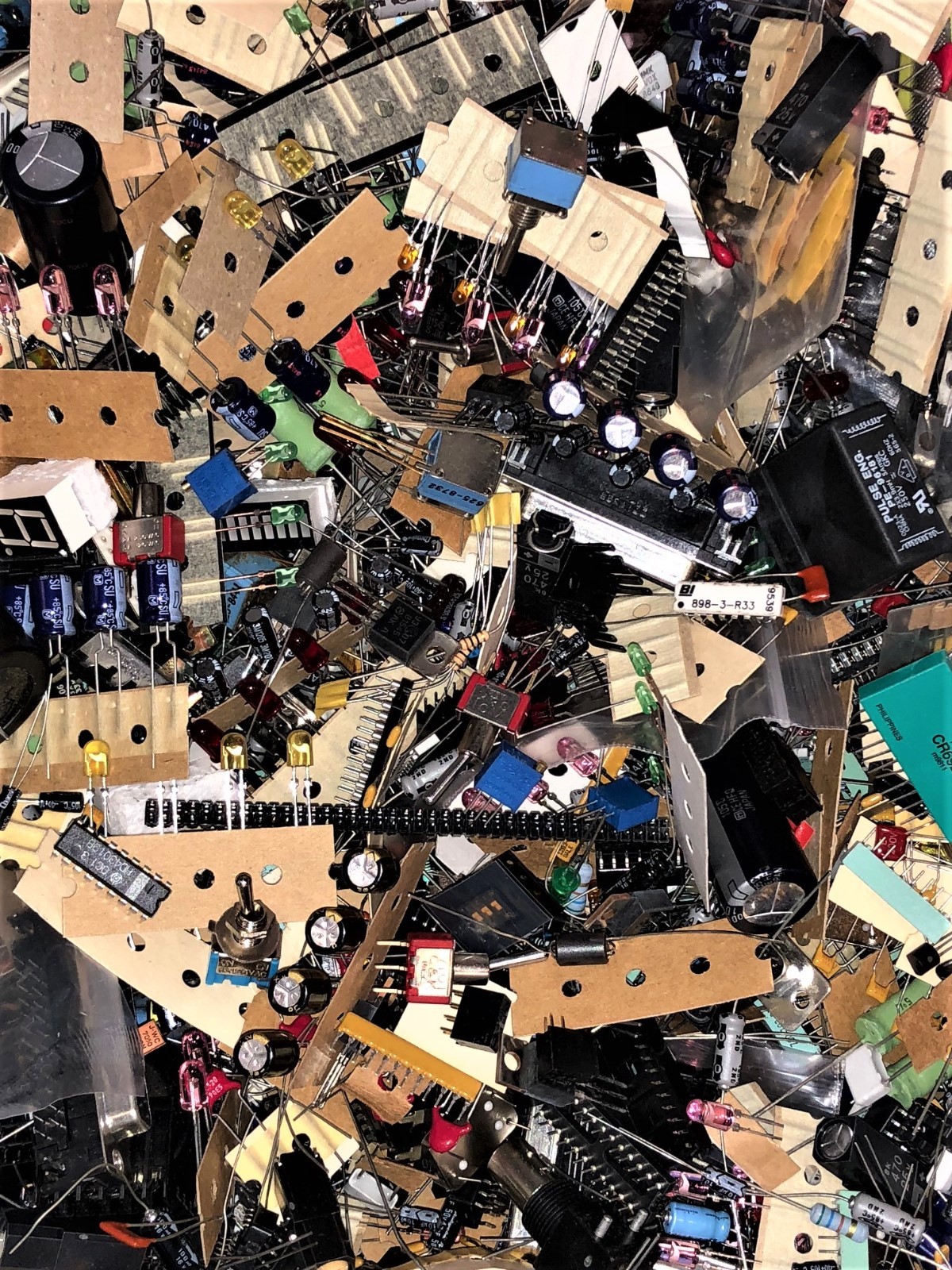 1 Lb Bag Unused Electronic Components Variety for DIY Tinkering & Prototyping
