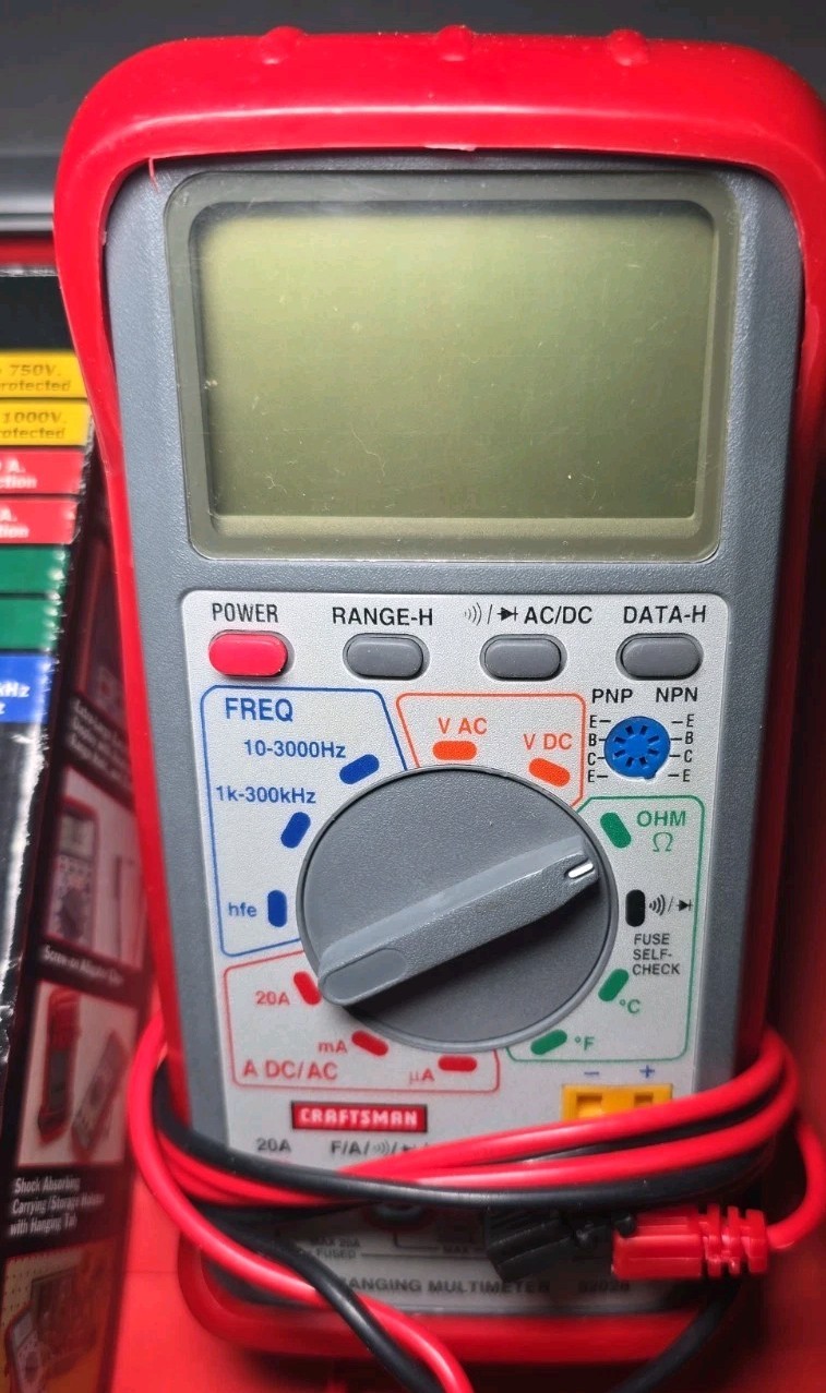 Craftsman 82028 Digital Multimeter Auto-Ranging CAT III 600V 20A