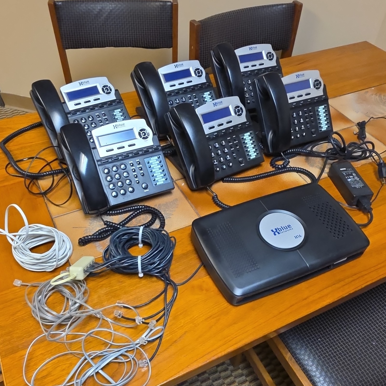 Xblue Networks X16 Hybrid VoIP PBX Phone System w/ 6 Desk Phones, Voicemail