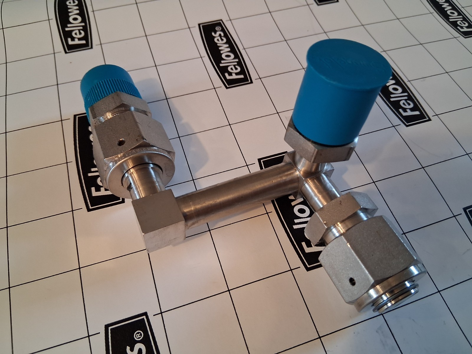 VCR Elbow / Manifold: