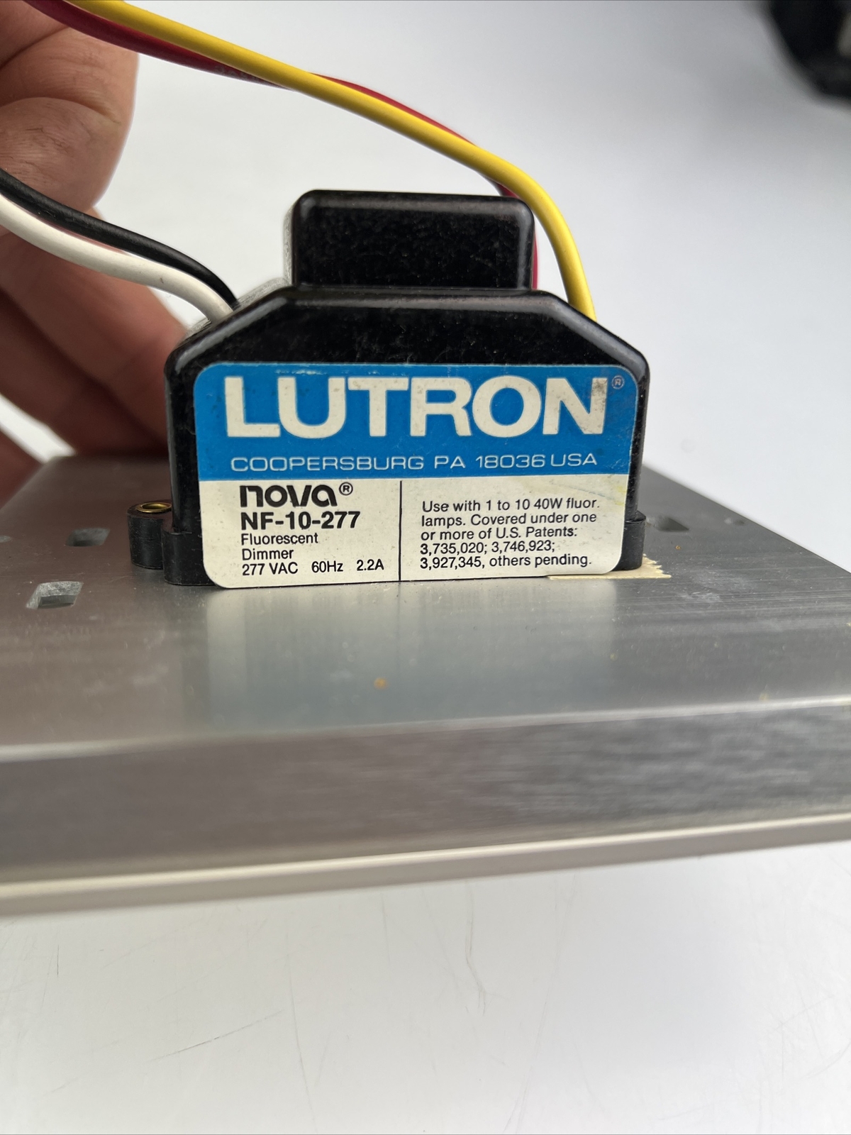 Lutron NOVA Fluorescent Slide to off Dimmer NF-10-277 White 2.2A, 277V, 60Hz