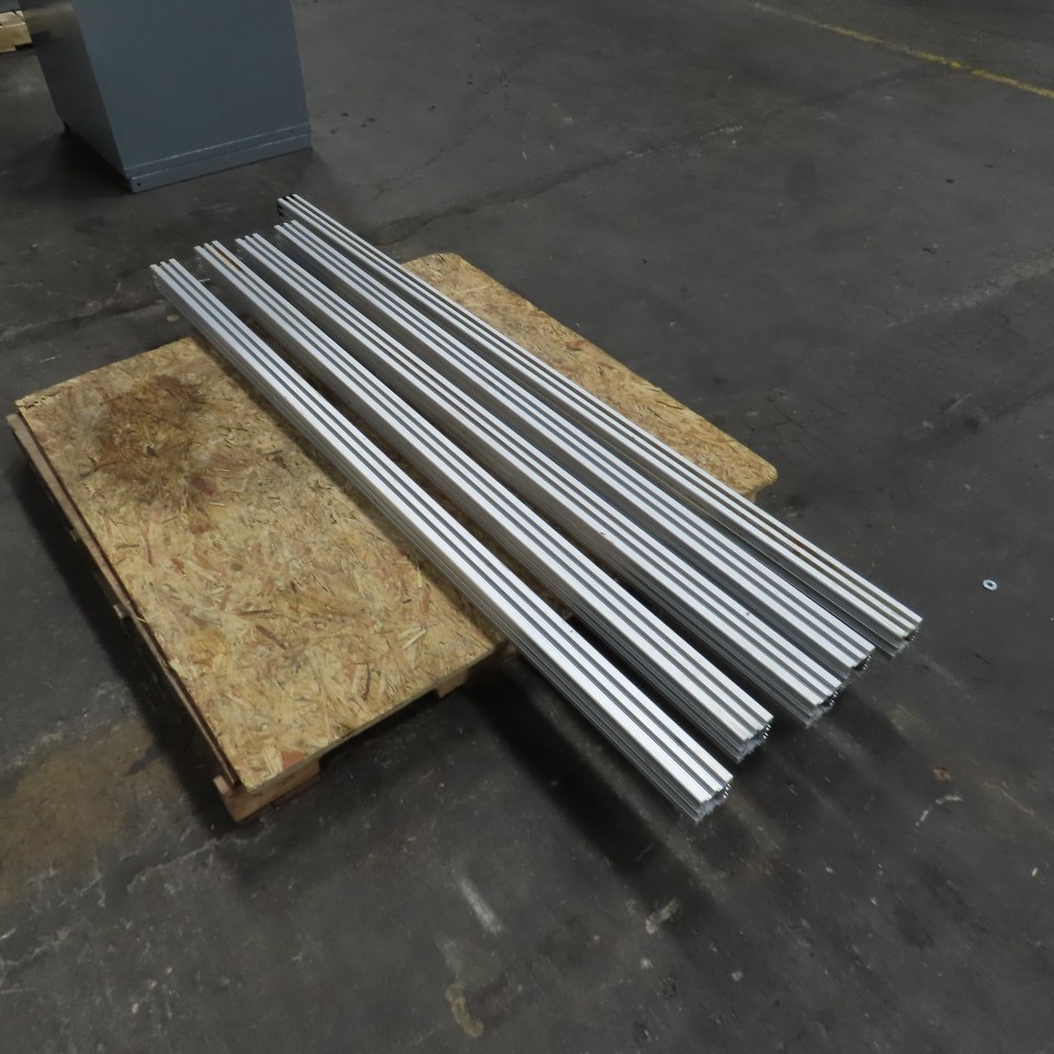 2-1/2″ x 2-1/2″ x 75-1/4″ L Extruded Structural Aluminum W/3/4″ T-Slot Lot Of 4