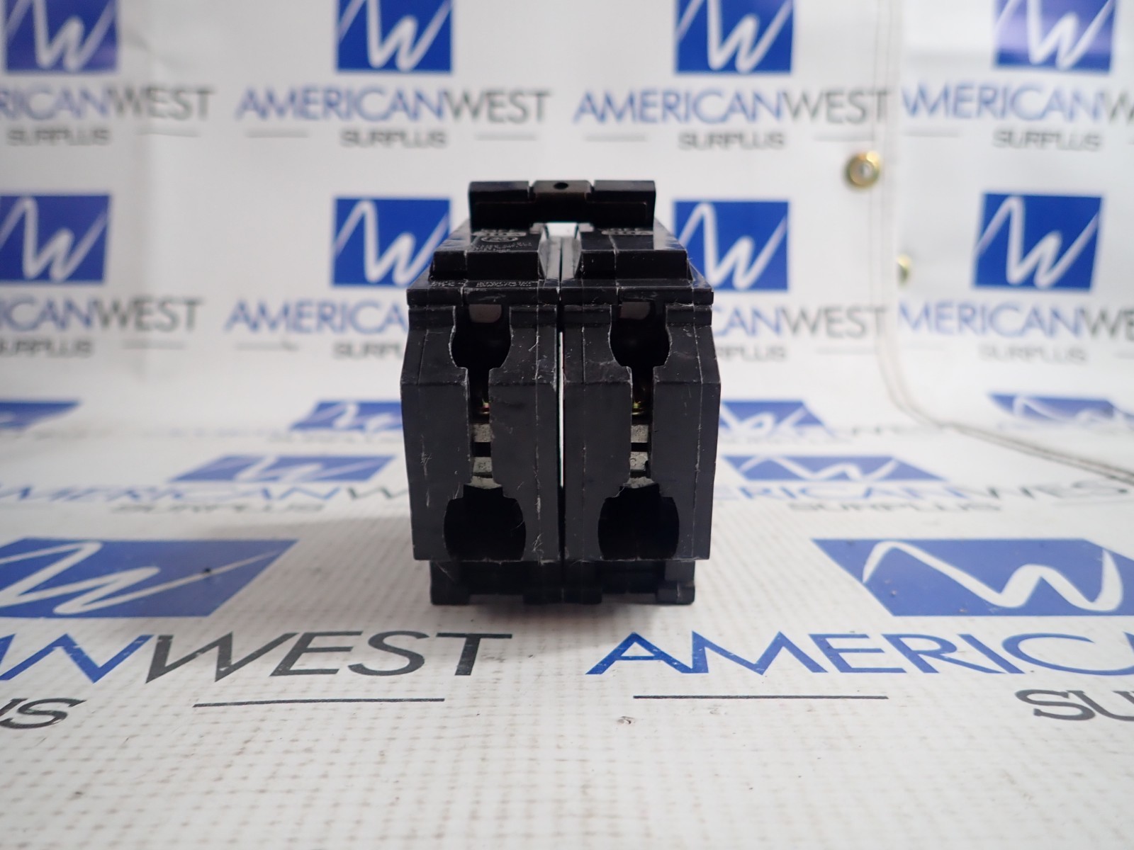 GENERAL ELECTRIC THQB2130 CIRCUIT BREAKER 2 POLE 30A 120/240V Bolt on THQB