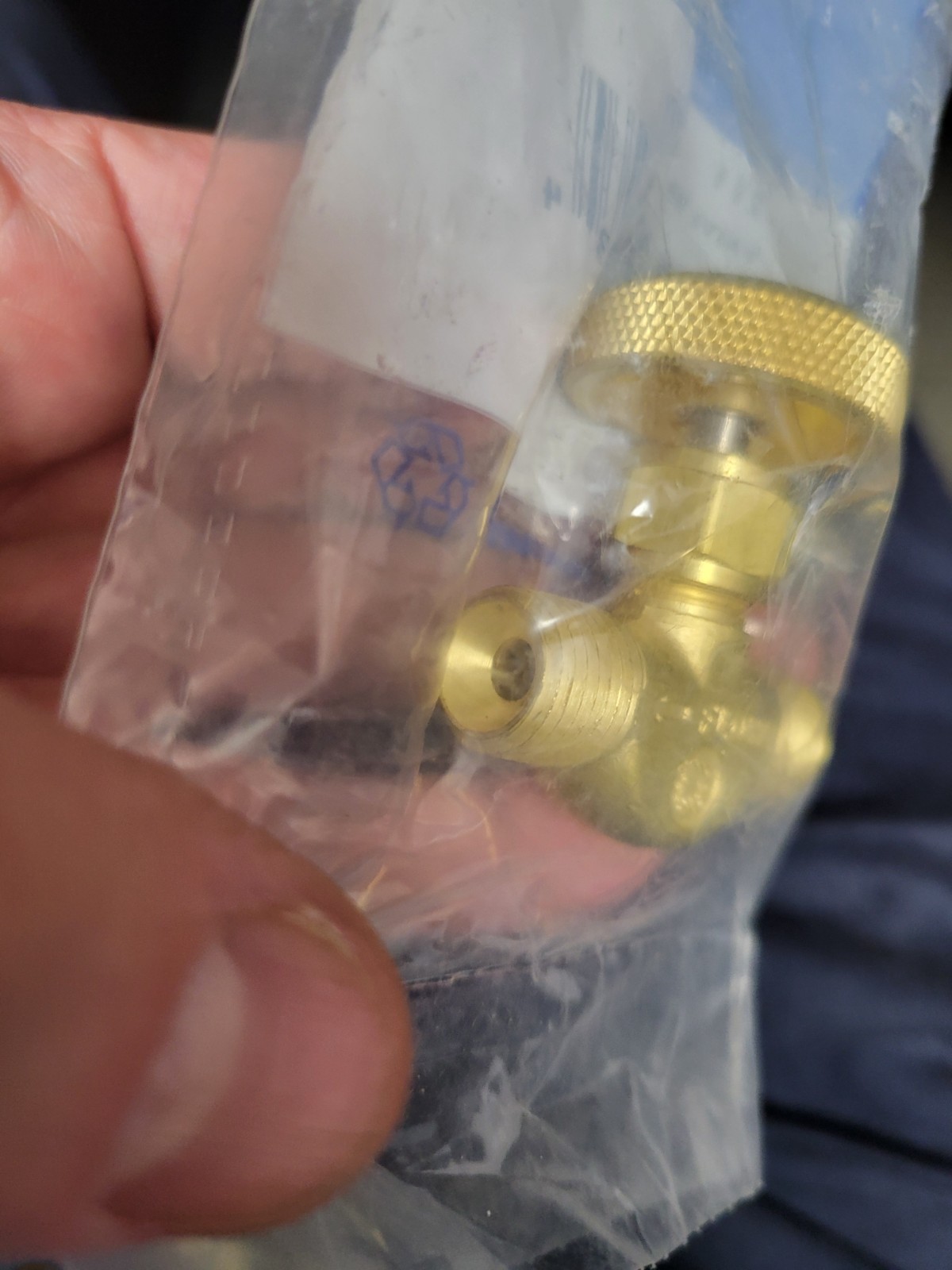 WESTERN ENTERPRISES 211 Brass Body Valve, 3000 psig, 1/4″ NPT (M)