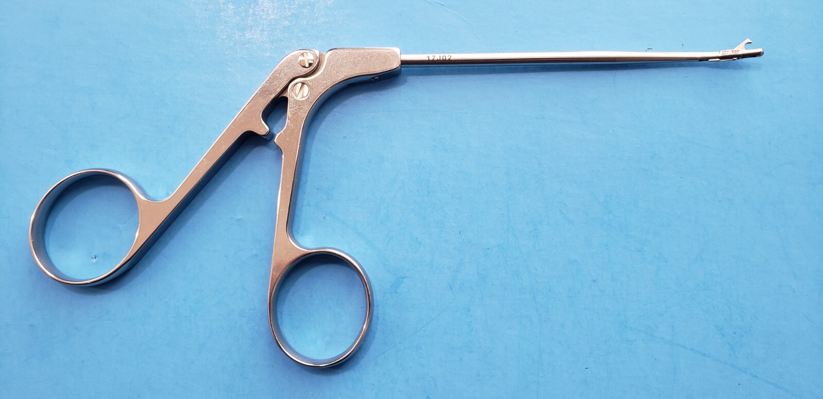 Stryker Conquest 242-100-003 Arthroscopy Punch Blunt-Nose Right 2.1 mm.