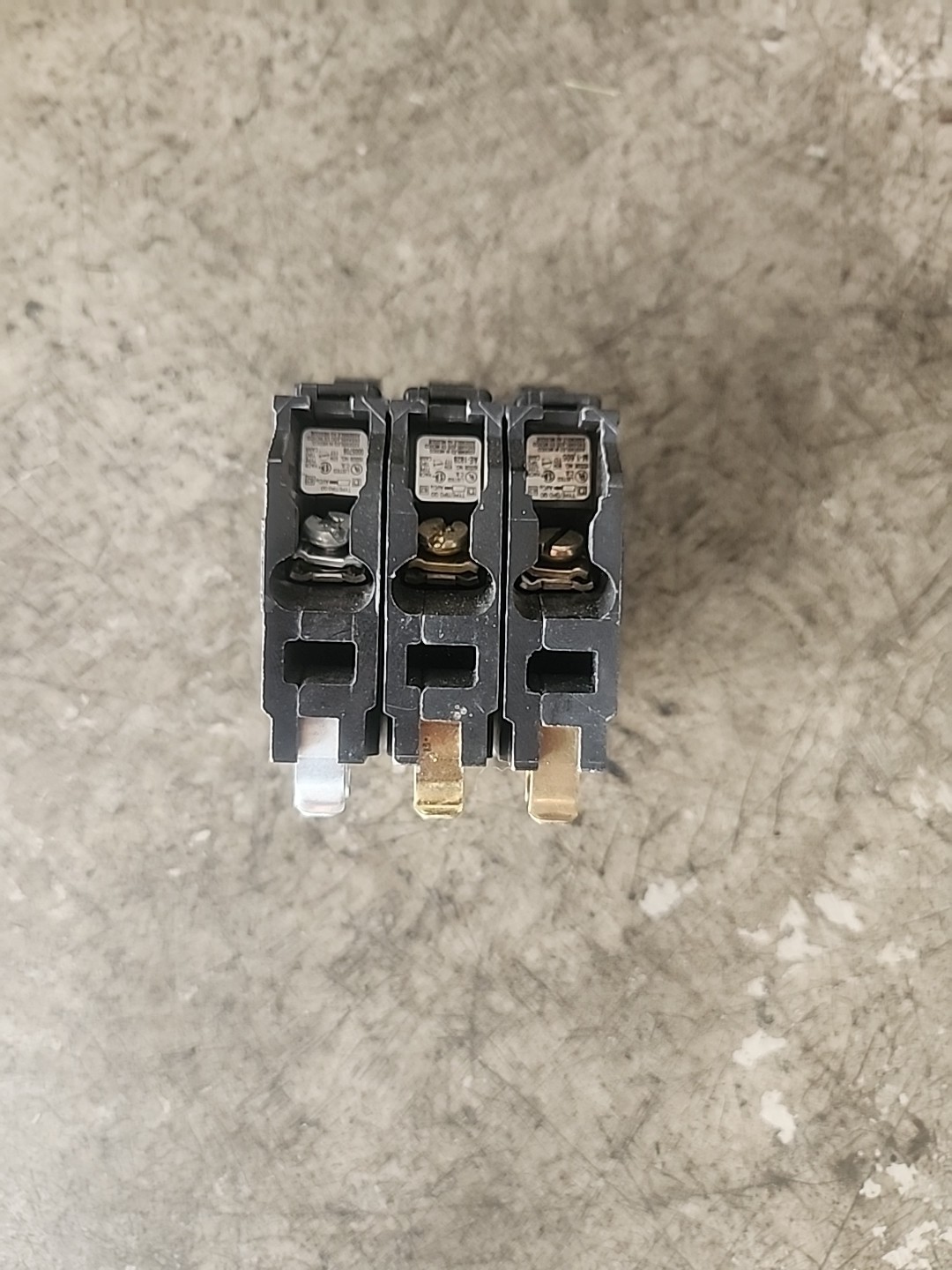 3 Square D QO110 1 Pole 10 Amp Circuit Breakers (White Numbering)