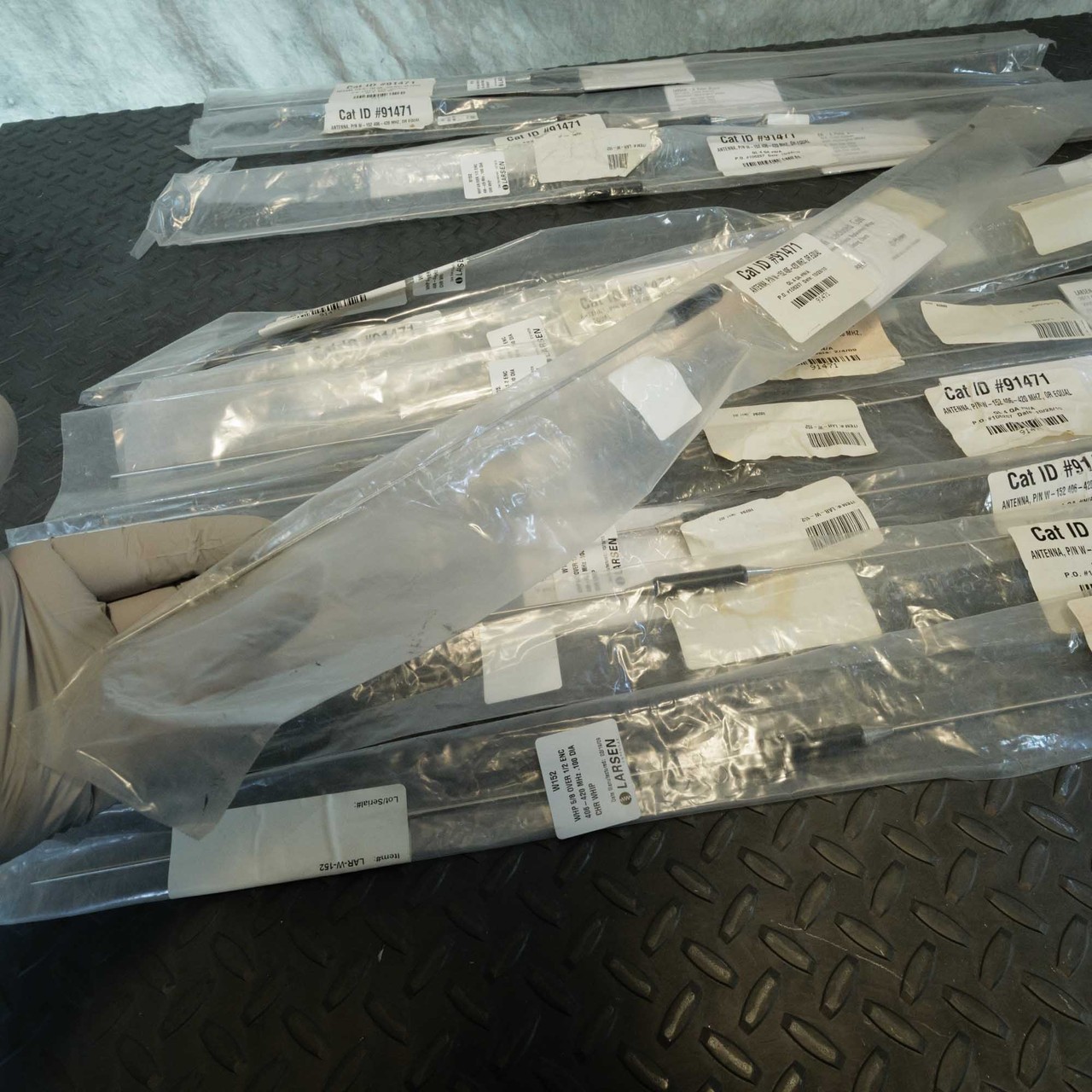 Lot of 13, Larsen W152 Replacement Whip 406-420 MHz NOS