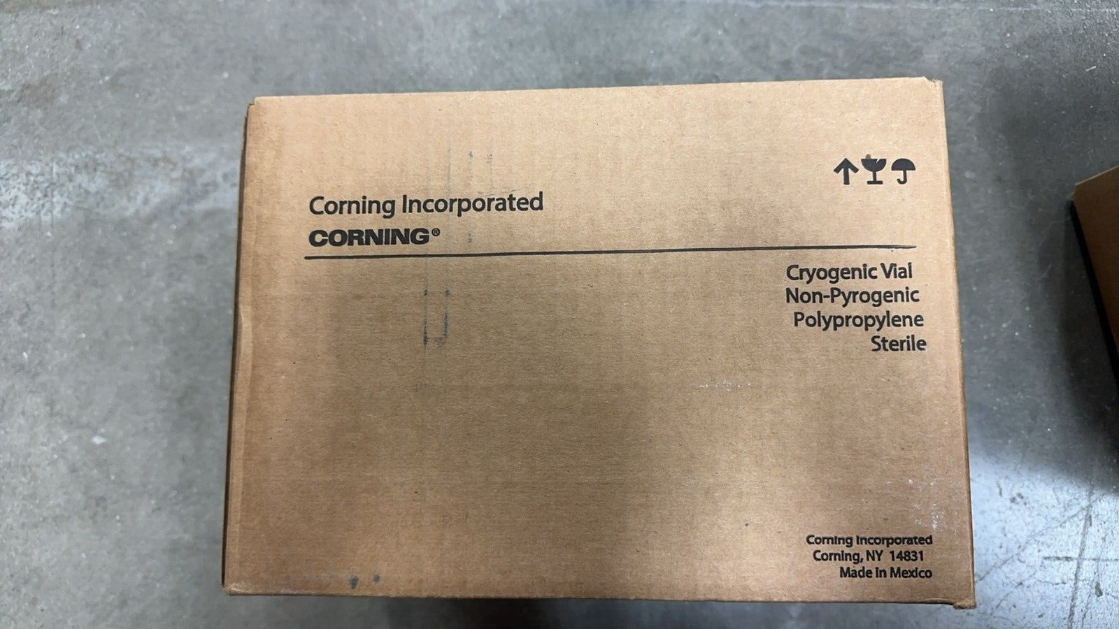 Corning 430489 Internally Threaded Cryogenic Vials Orange; 2 mL, 500/CS