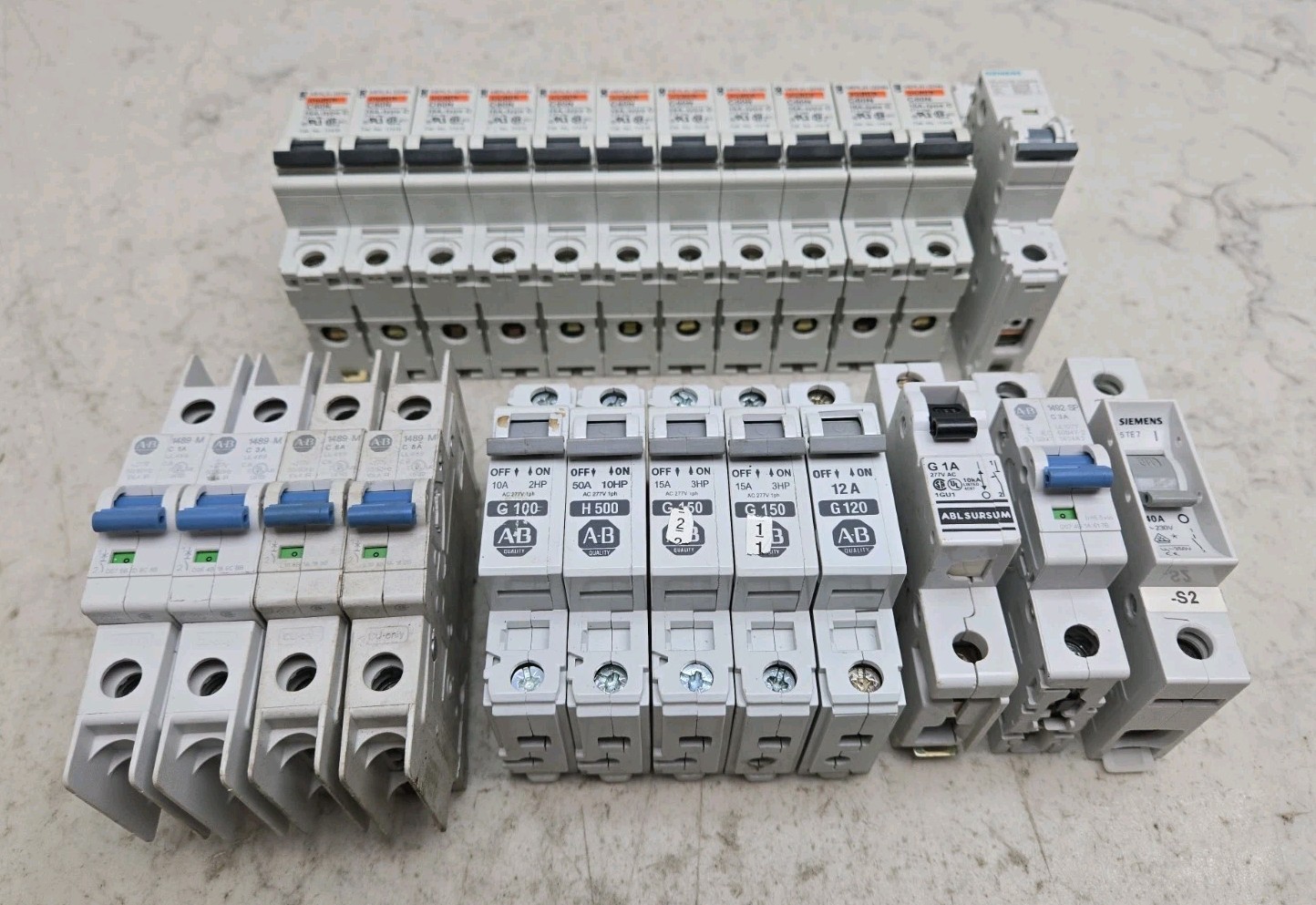 Mixed Lot of 24 Single Pole Miniature Circuit Breaker Mix of 1 to 40 Amp See Pic