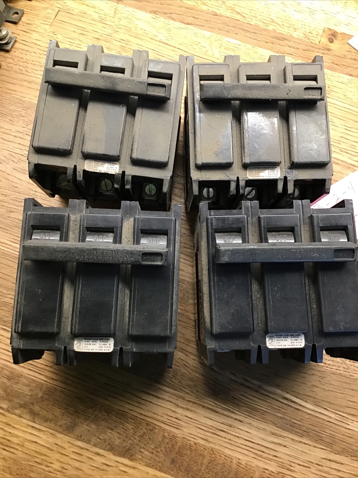 (1) GTE Sylvania 40 AMP 3 POLE CTL COMMON TRIP CIRCUIT BREAKER