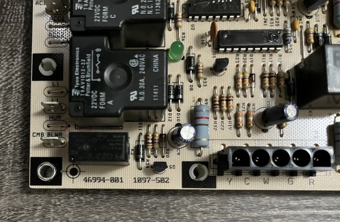 LENNOX 46994-001 Furnace Control Circuit Board 1097-502