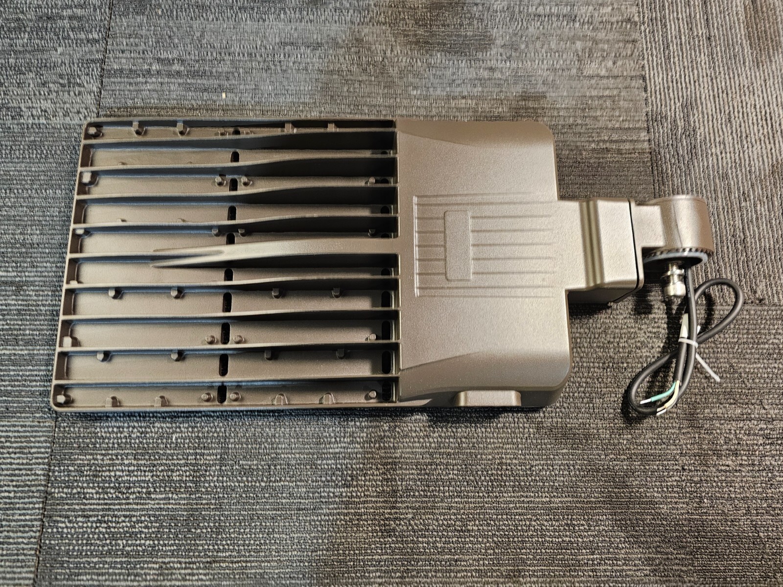 NG-PL-320W LED Parking Lot Light 44800LM 5000K 120-277VAC 5000K+ Photocell