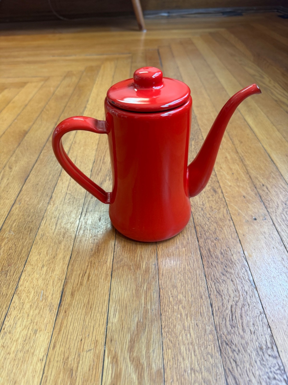 Tsukiusagijirushi Moon Rabbit Seal Slim Pot, 3.1 gal (1.2 L) Red enamel tea pot