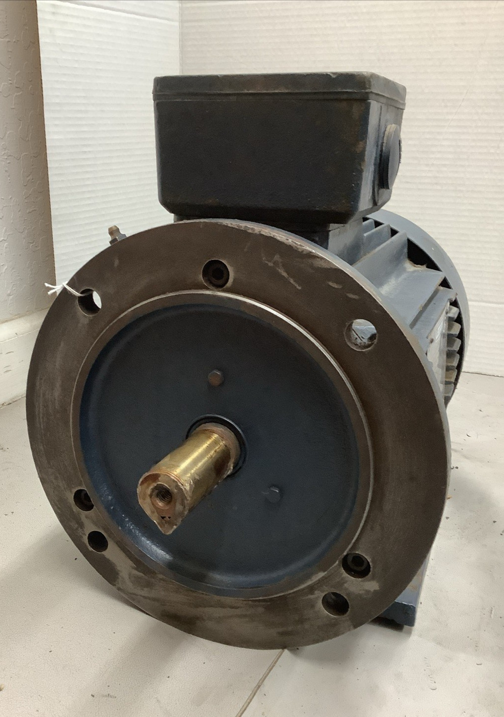 Leeson 193105.60 C112T17FZ2C IEC Metric Motor 1740/1450RPM, 3-Ph, 5-1/2HP (f22)