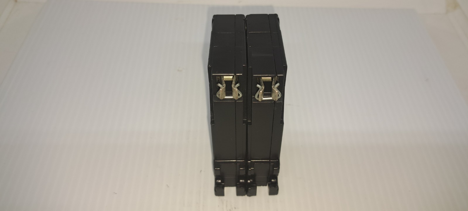 Cutler Hammer EATON CH230 2 Pole 30 Amp 120/240V Circuit Breaker Flaw