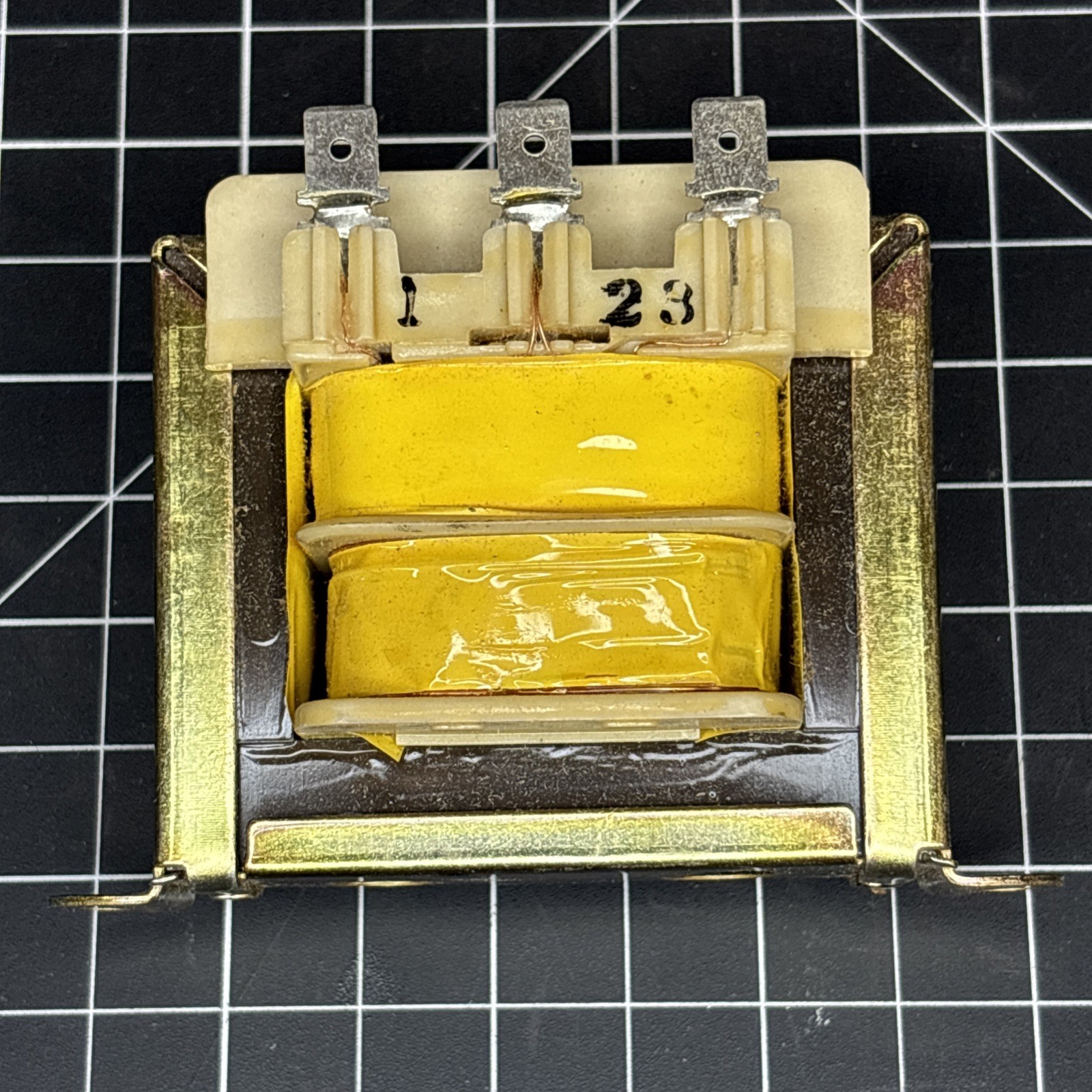 Honeywell AT140B1024 General Purpose Transformer 208V or 240V to 24V Class 2/3
