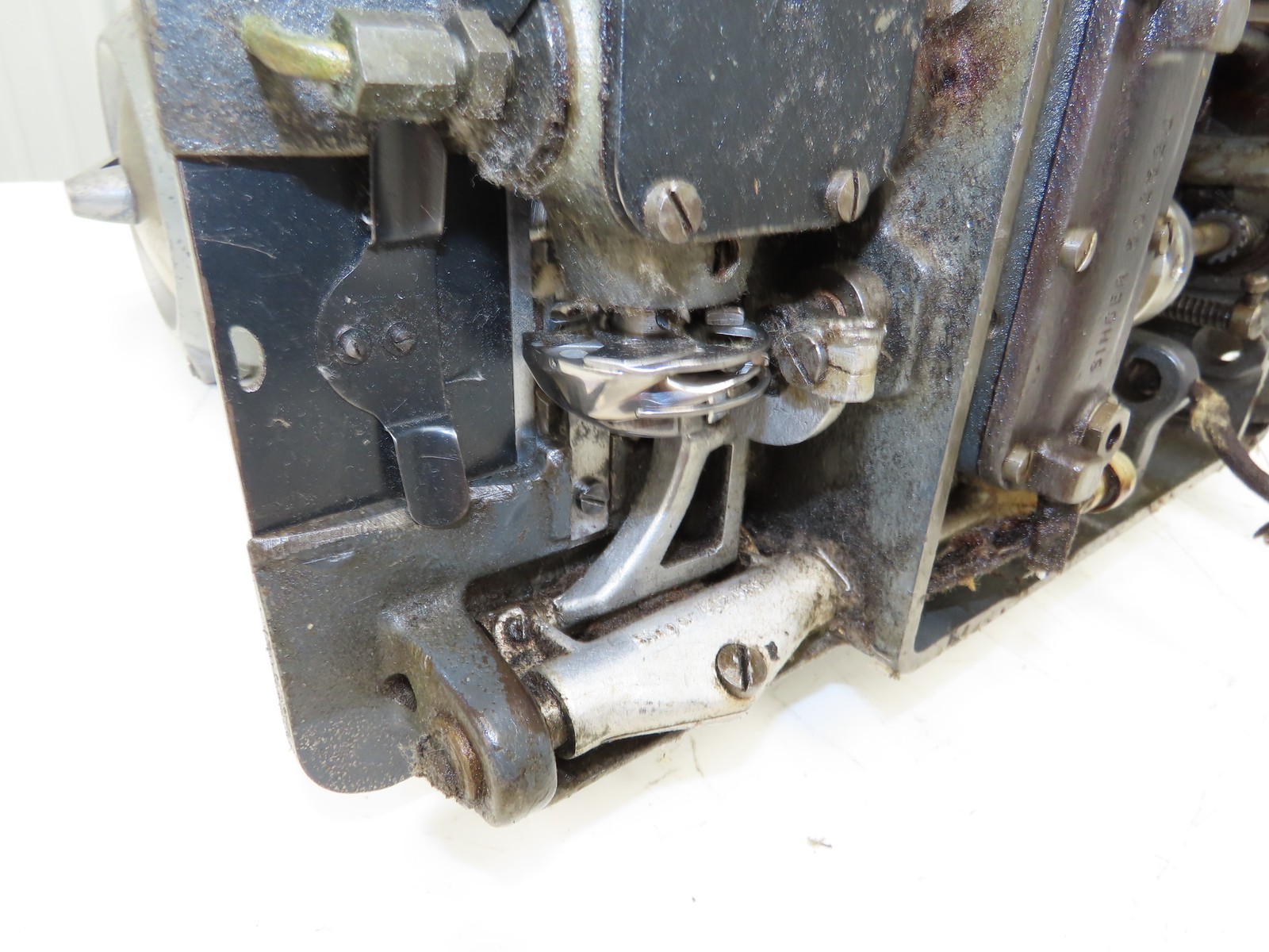 Singer 457G1 Industrial Sewing Machine Head Single Needle Lockstitch Zig Zag